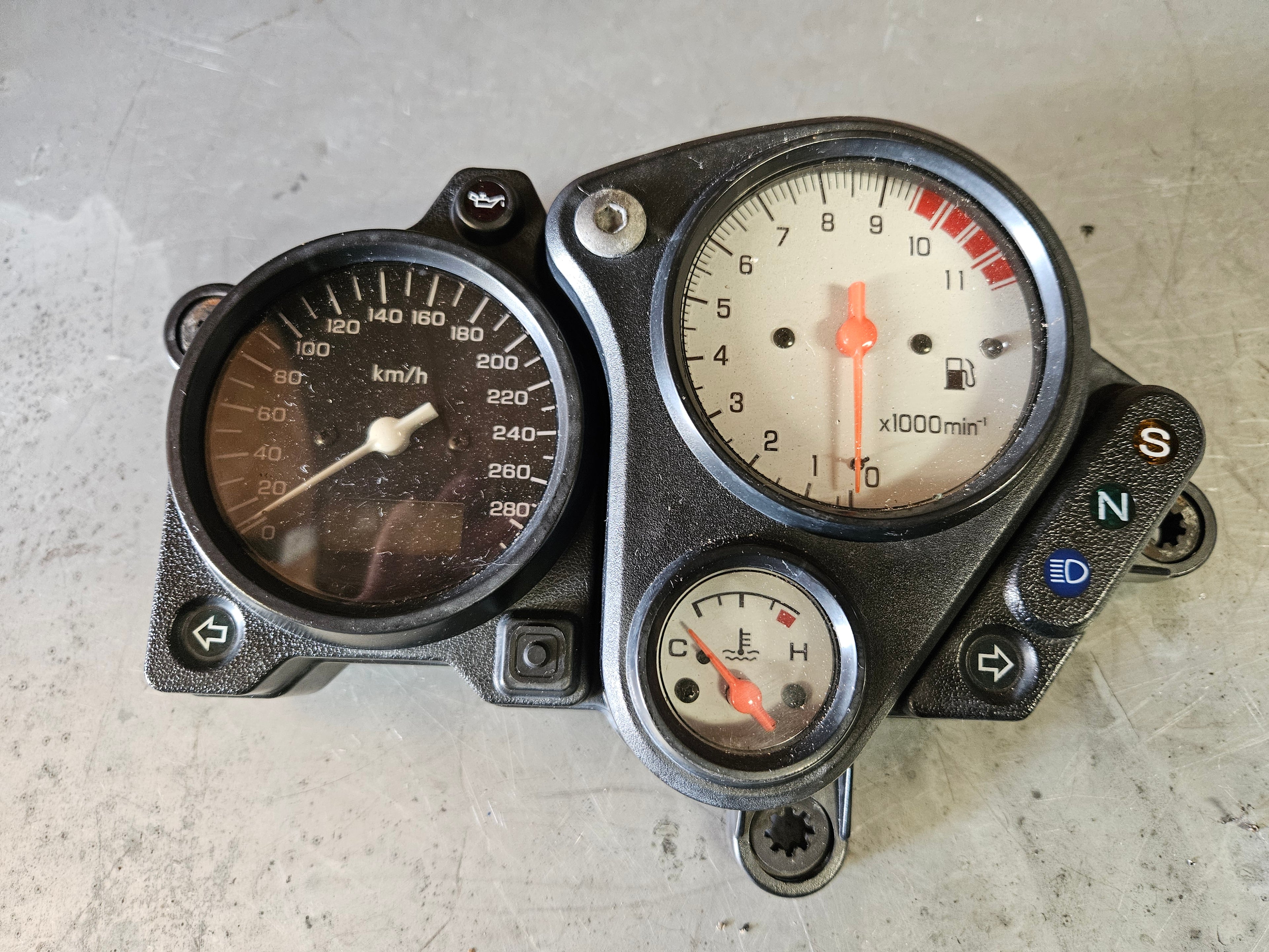 Honda VTR1000F kilometer teller