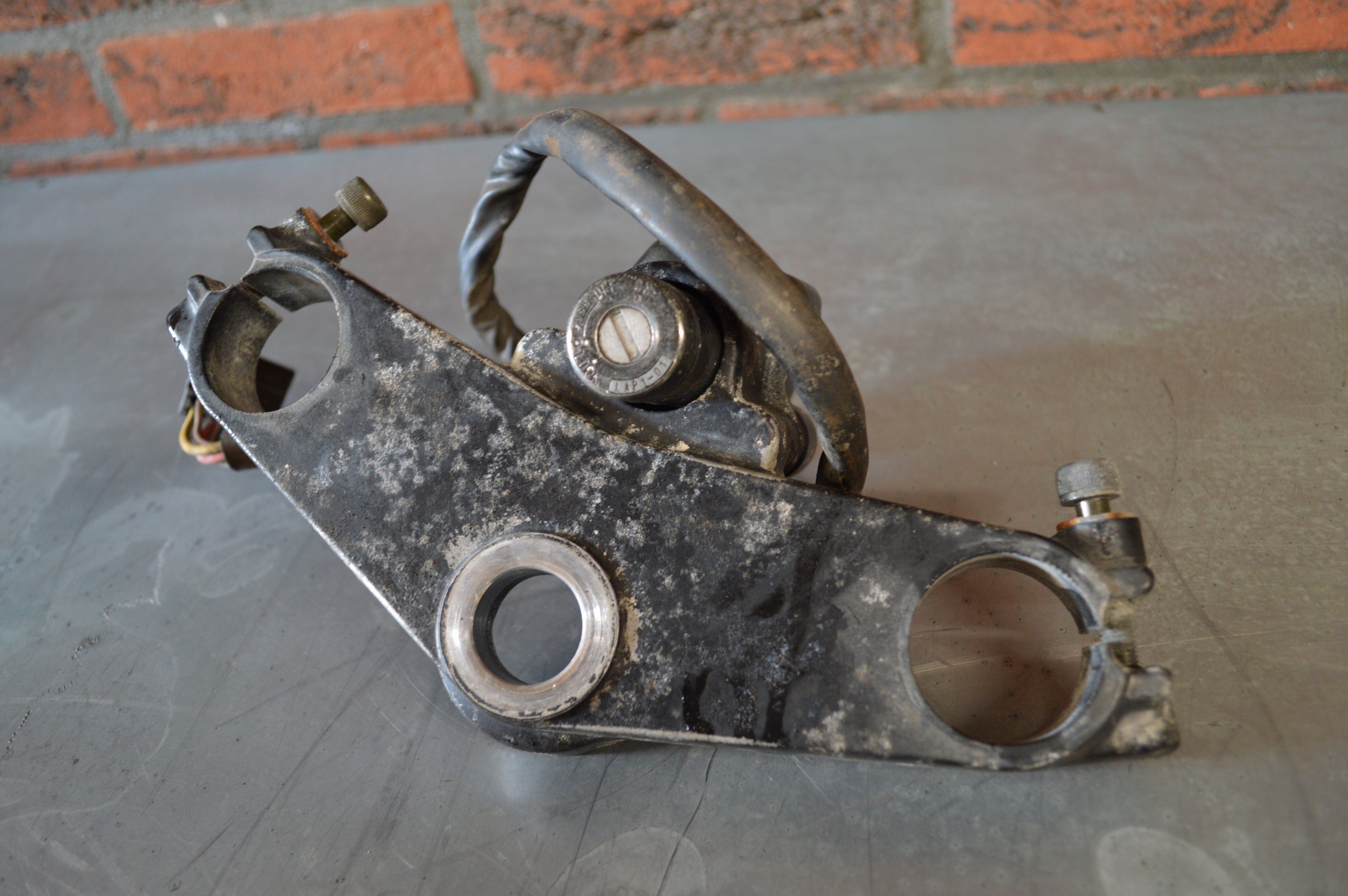 Honda CBR600F kroonplaat