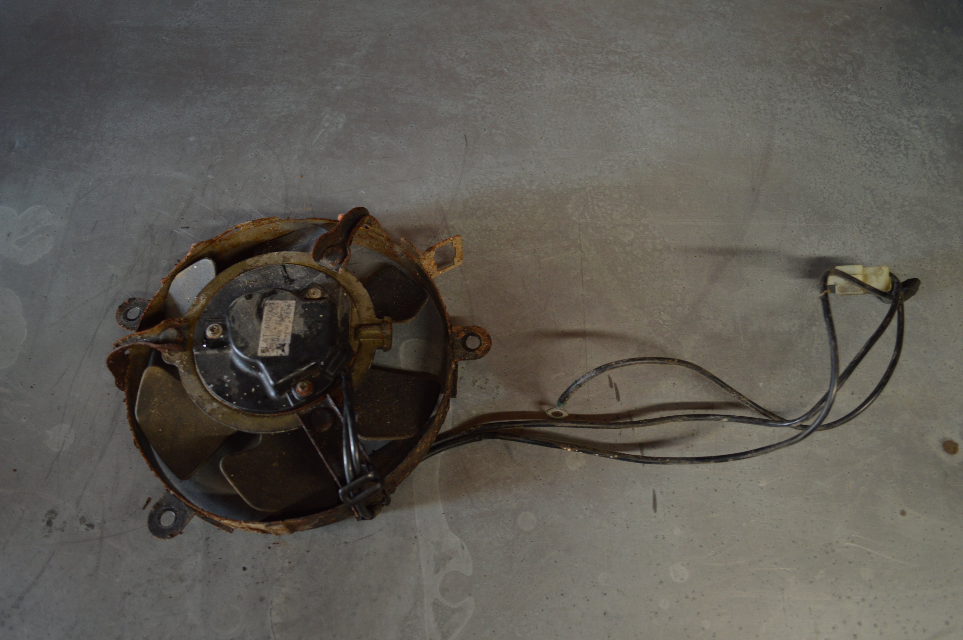Honda CBR600F radiator ventilator