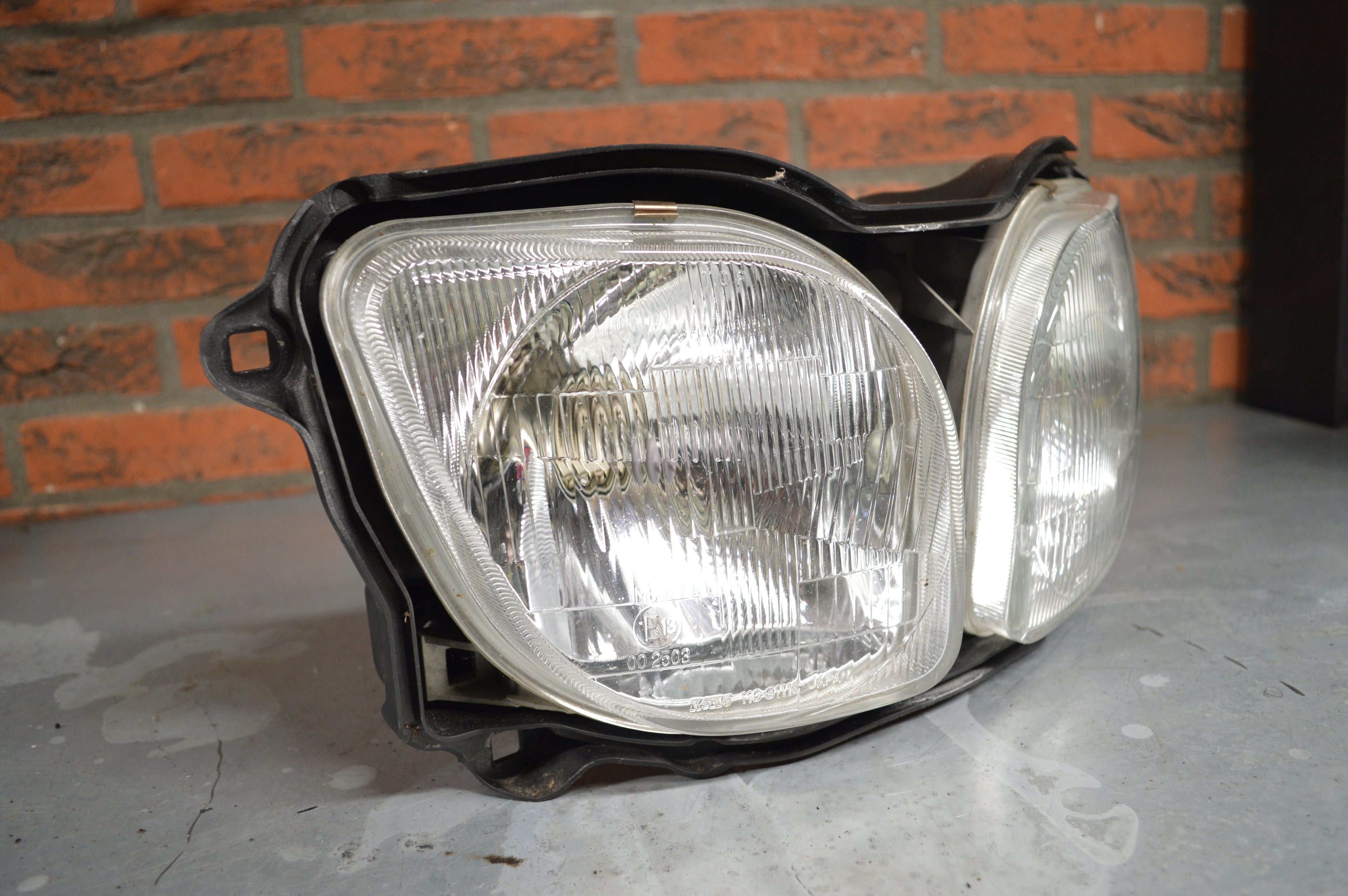 Yamaha FZR600 koplamp