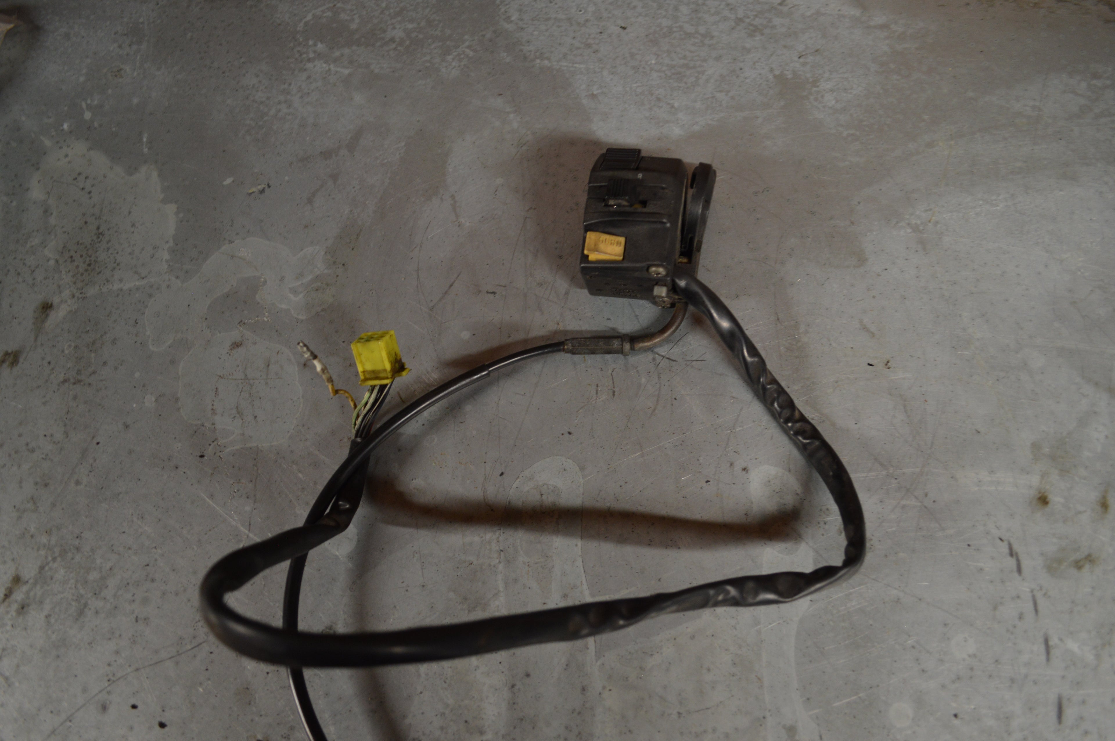 Suzuki GSX600F stuurbediening links