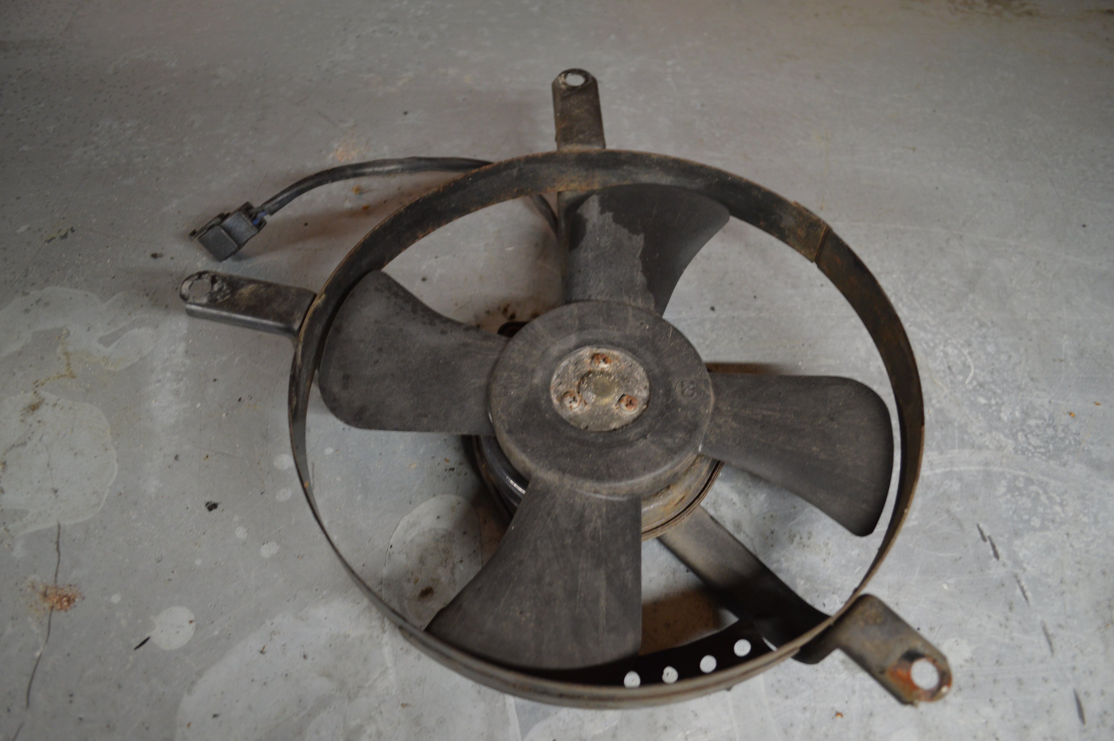 Kawasaki ZX6R radiator ventilator