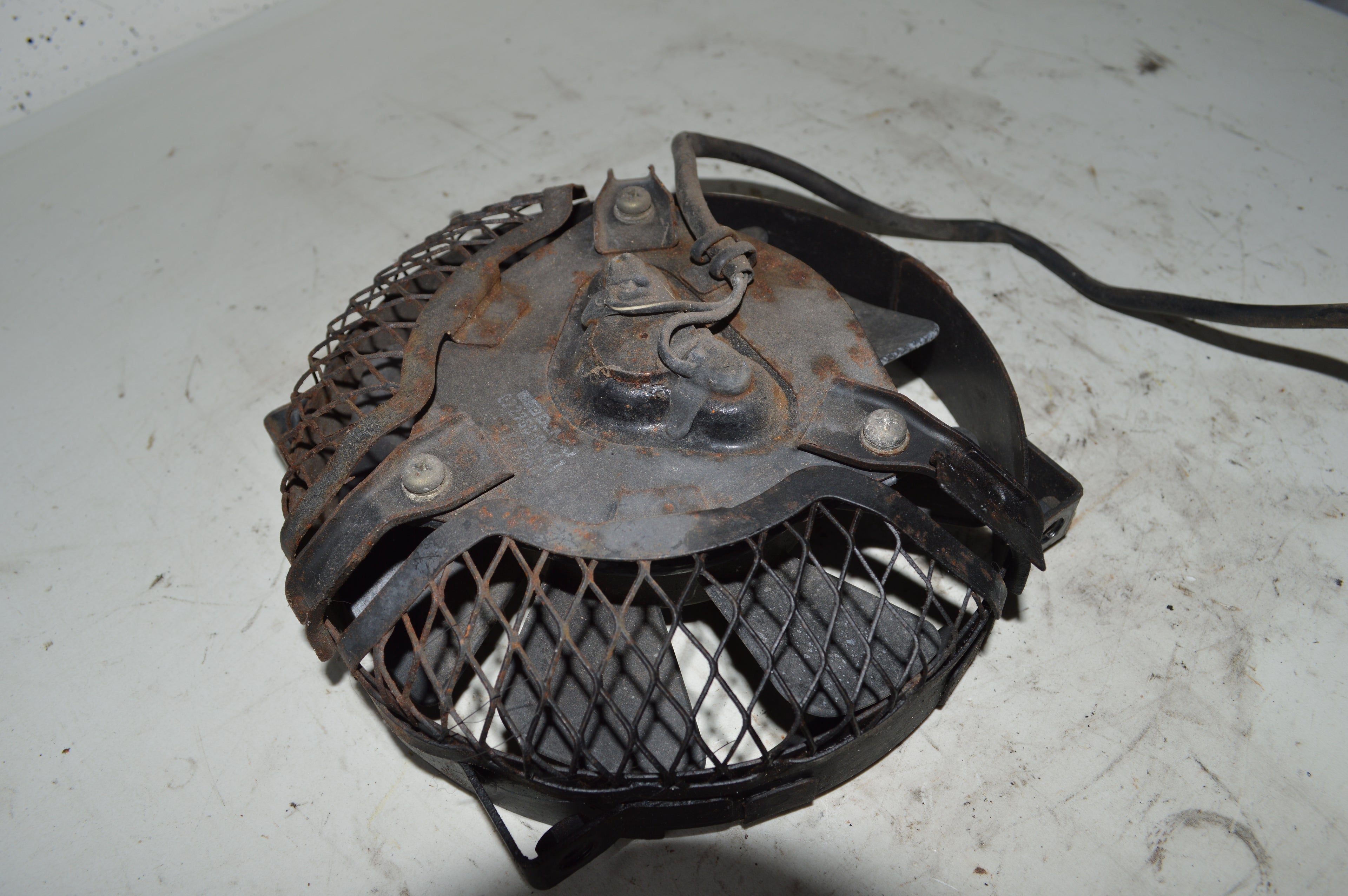 Suzuki VX800 radiator ventilator