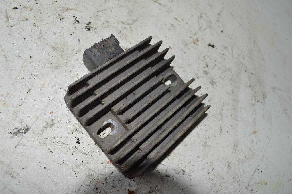 Kawasaki ER6N spanningsregelaar