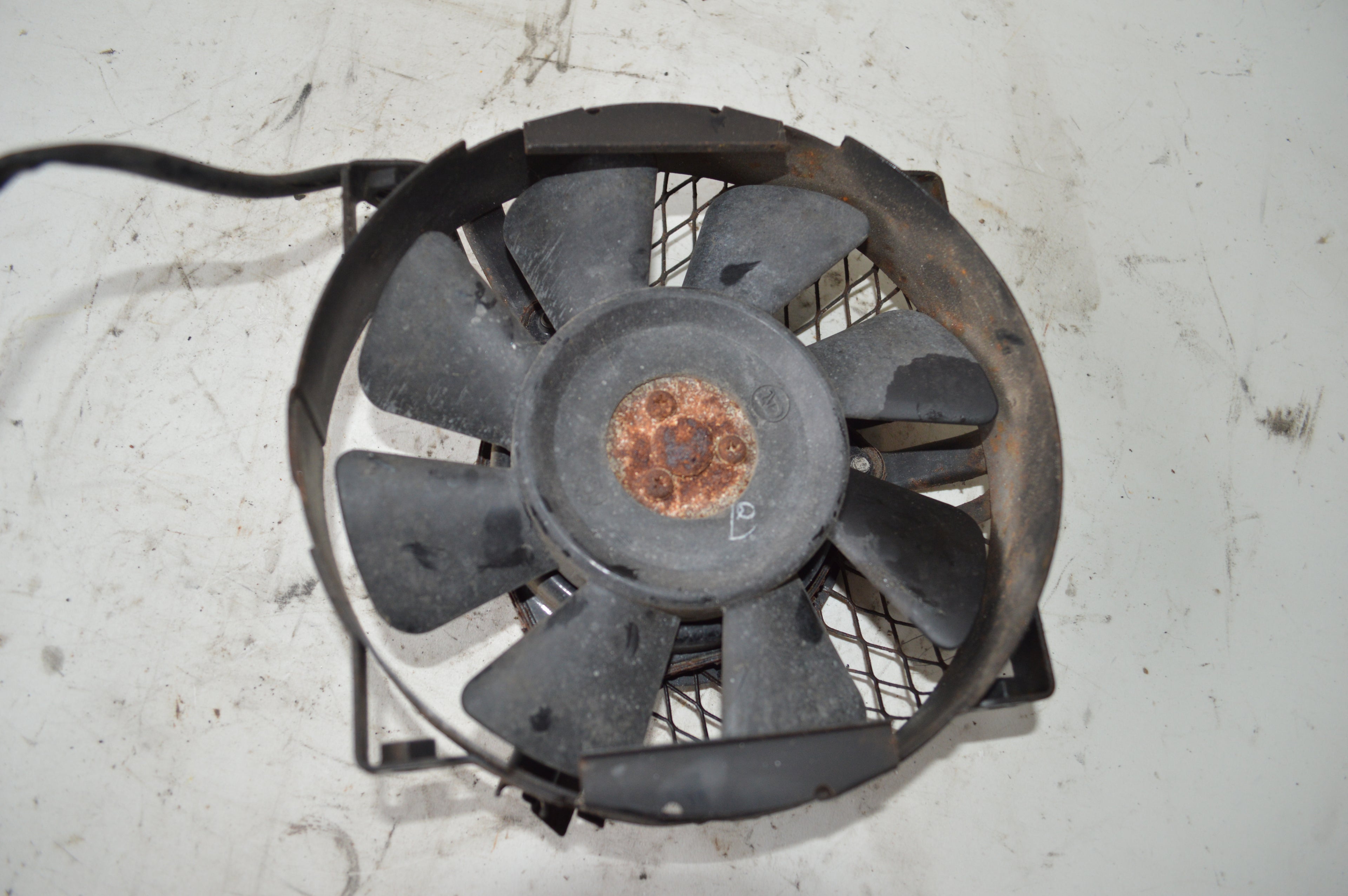 Suzuki VX800 radiator ventilator