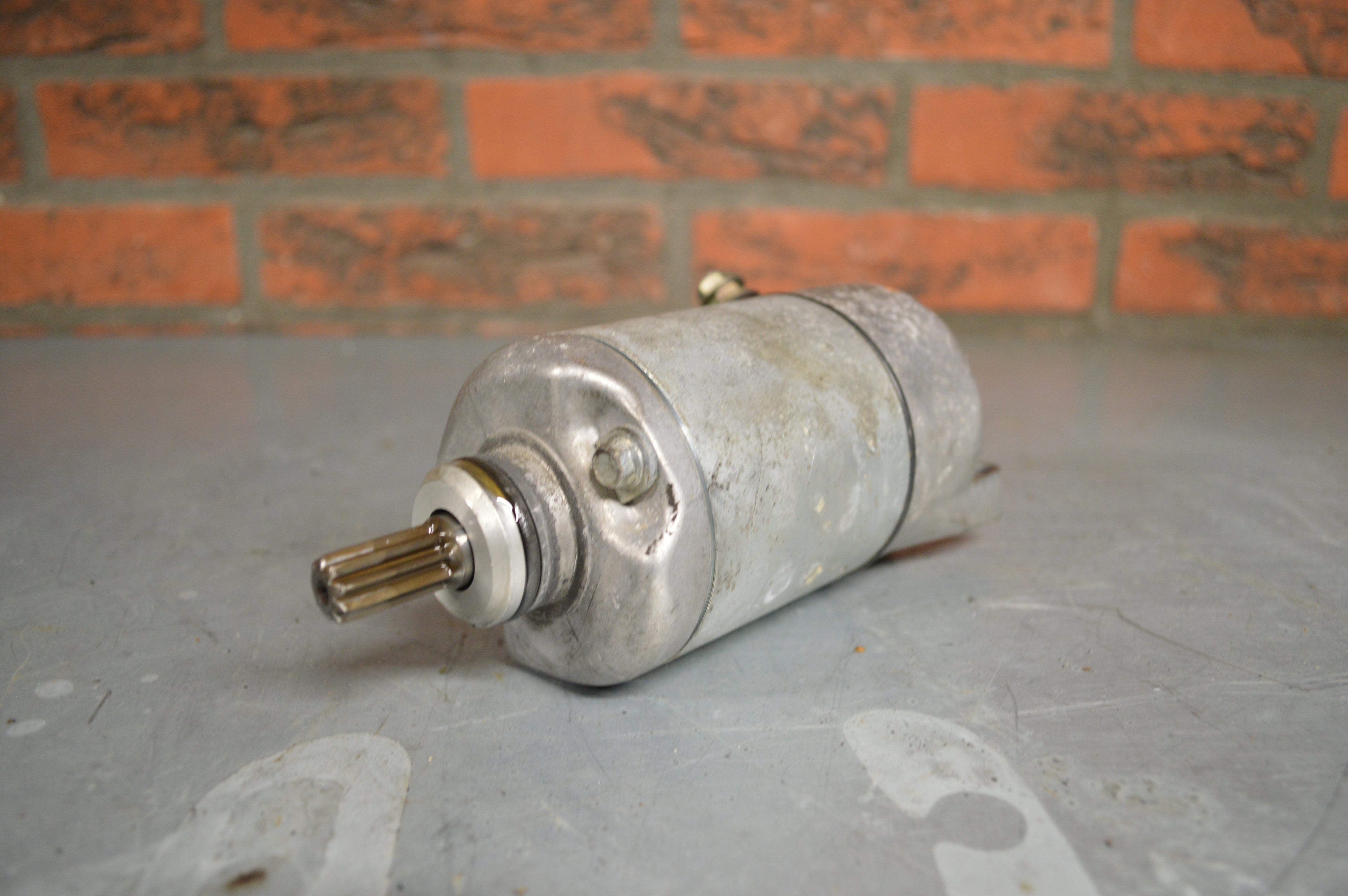 Yamaha FZR600 startmotor