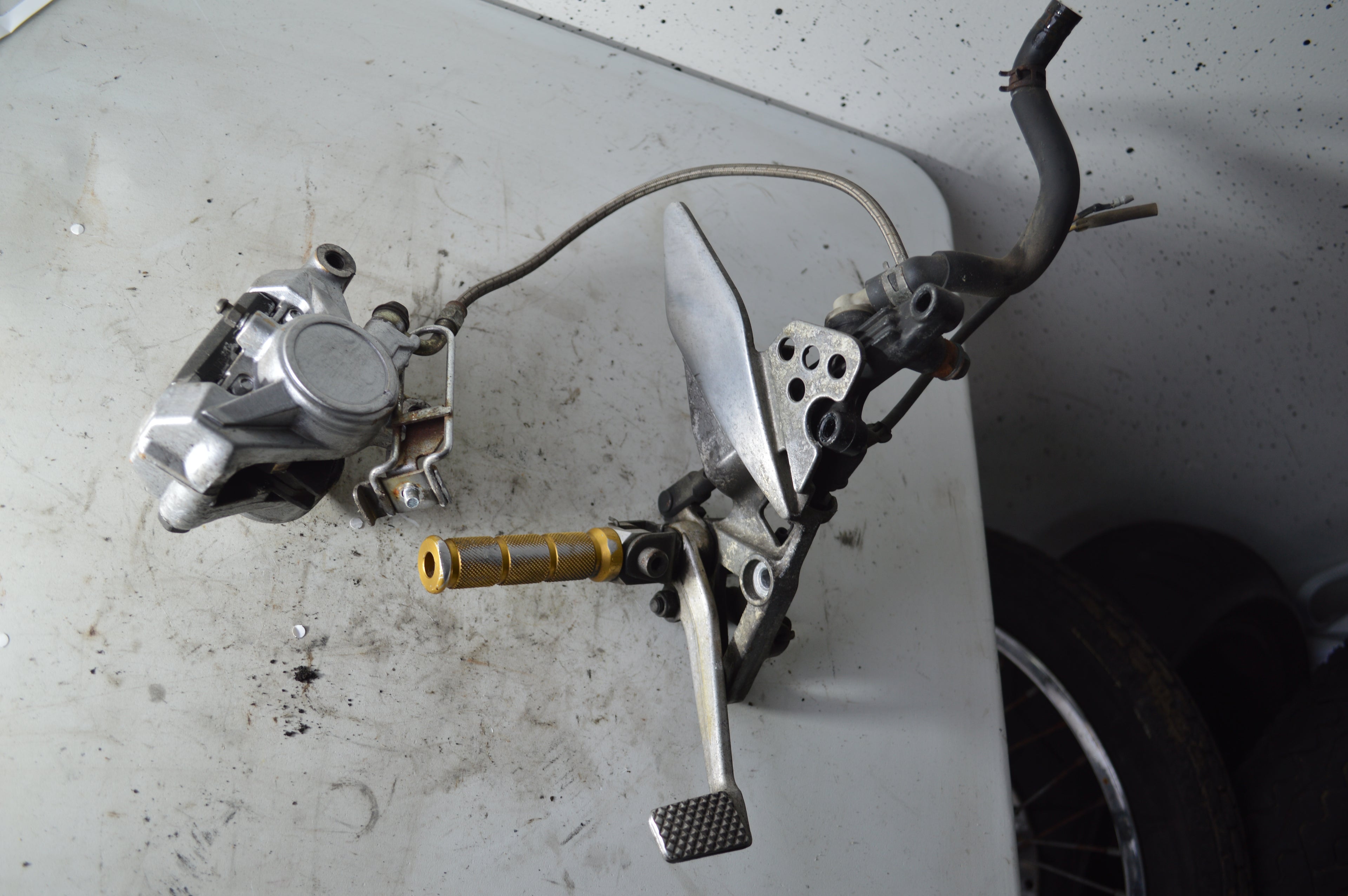 Yamaha ZFR1000 remsysteem achter