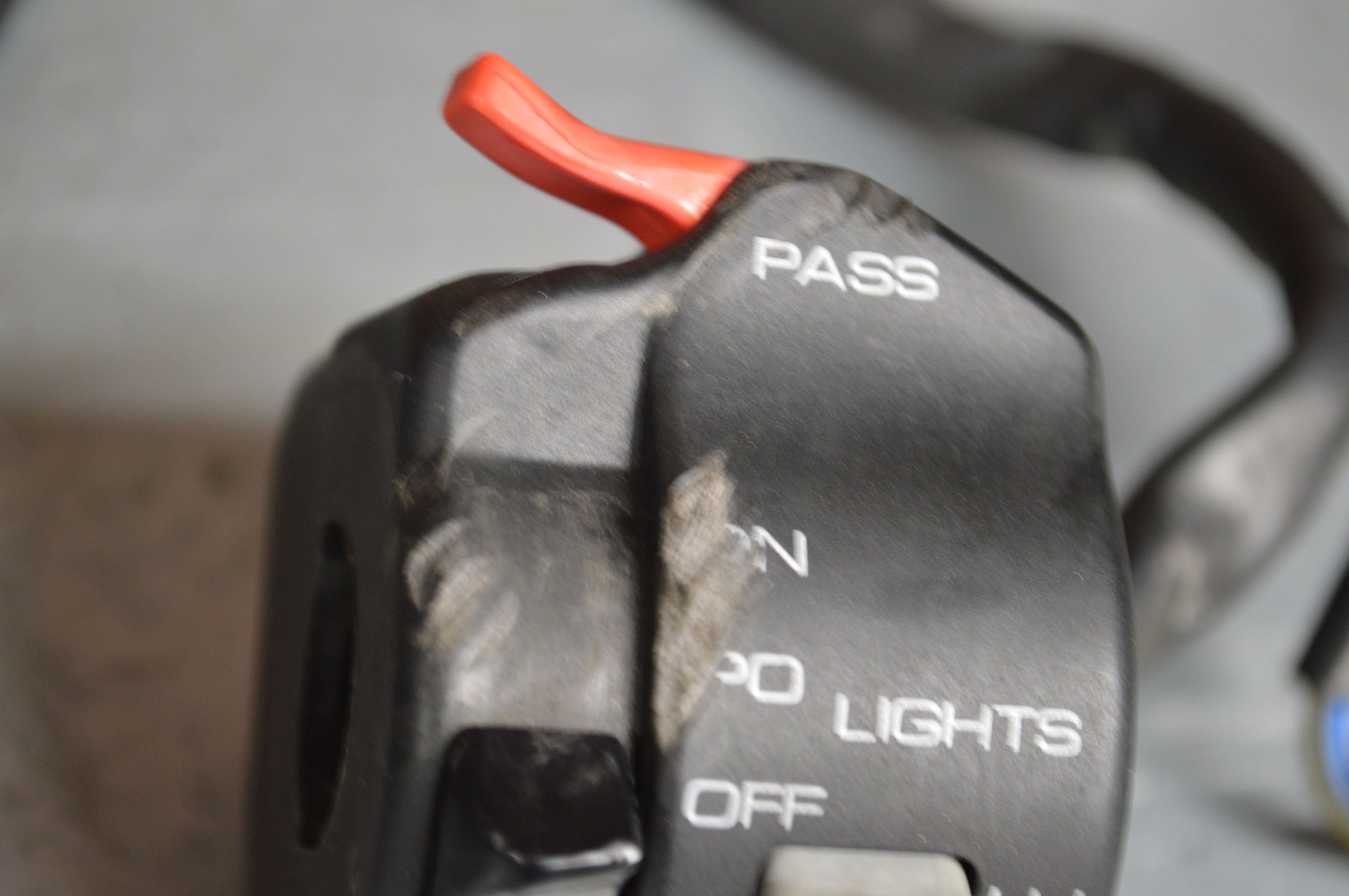 Yamaha FZR600 stuurbediening links