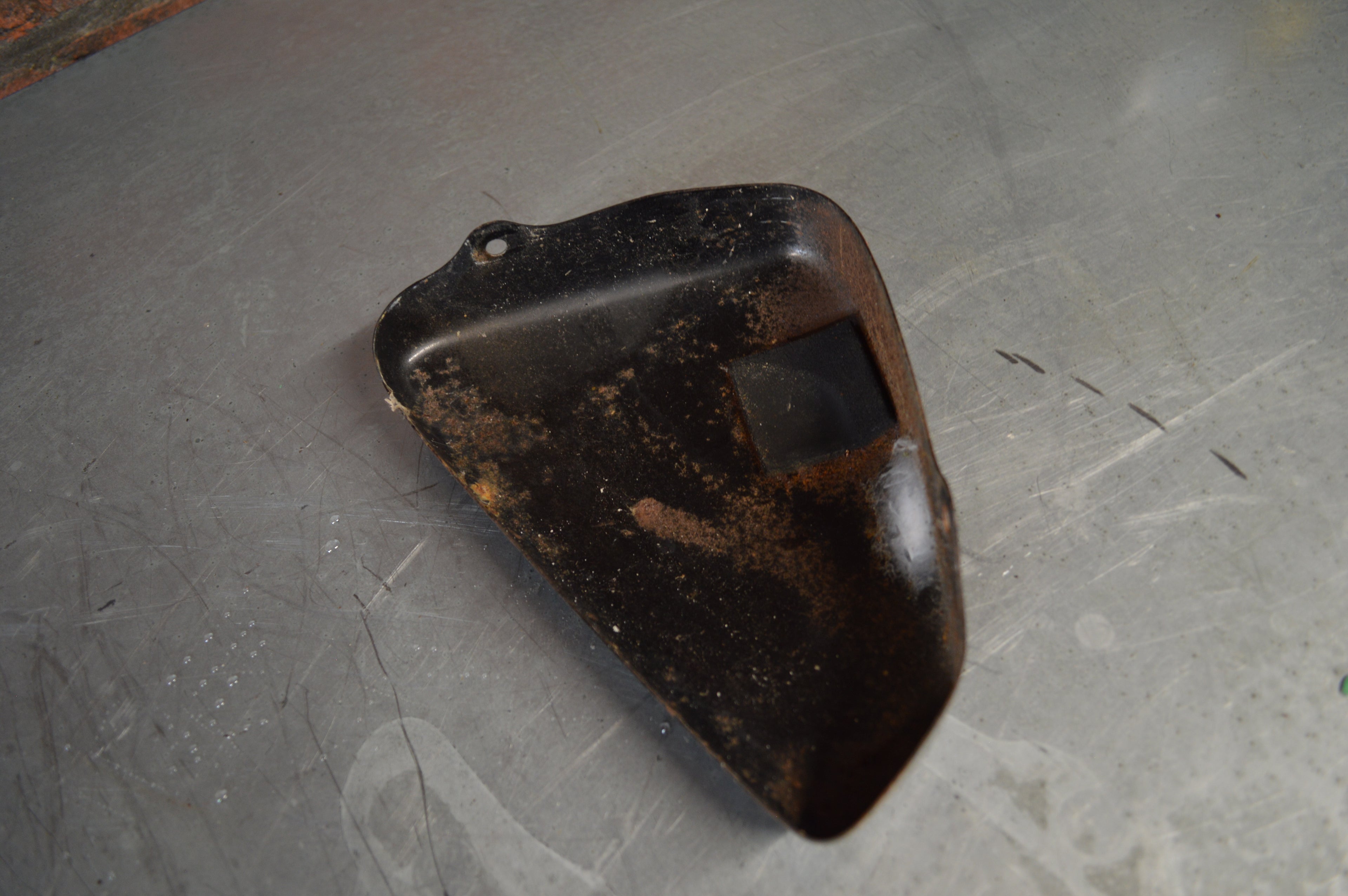 Suzuki LS650 luchtfilter deksel rechts