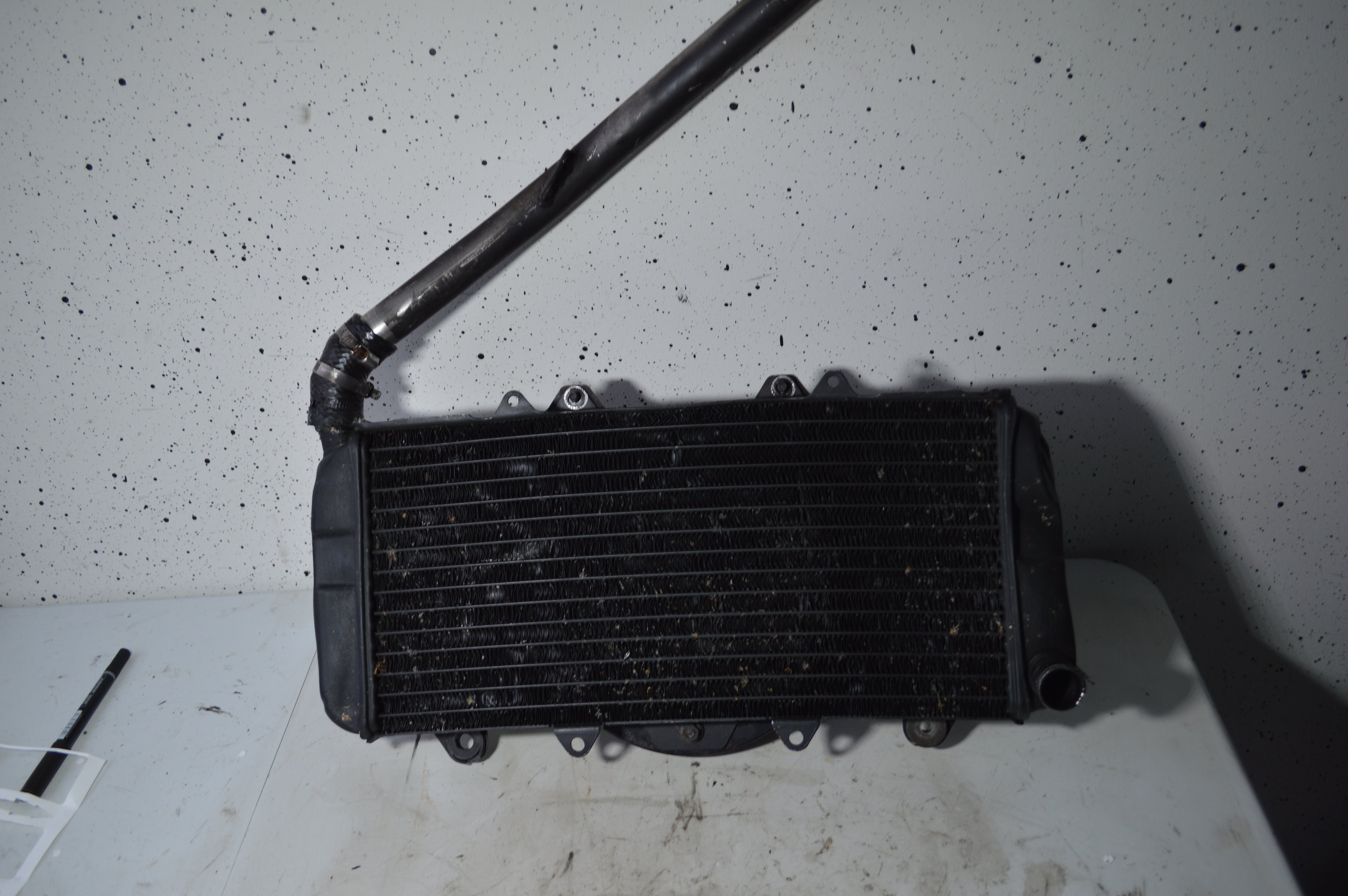 Yamaha FZR1000 radiator
