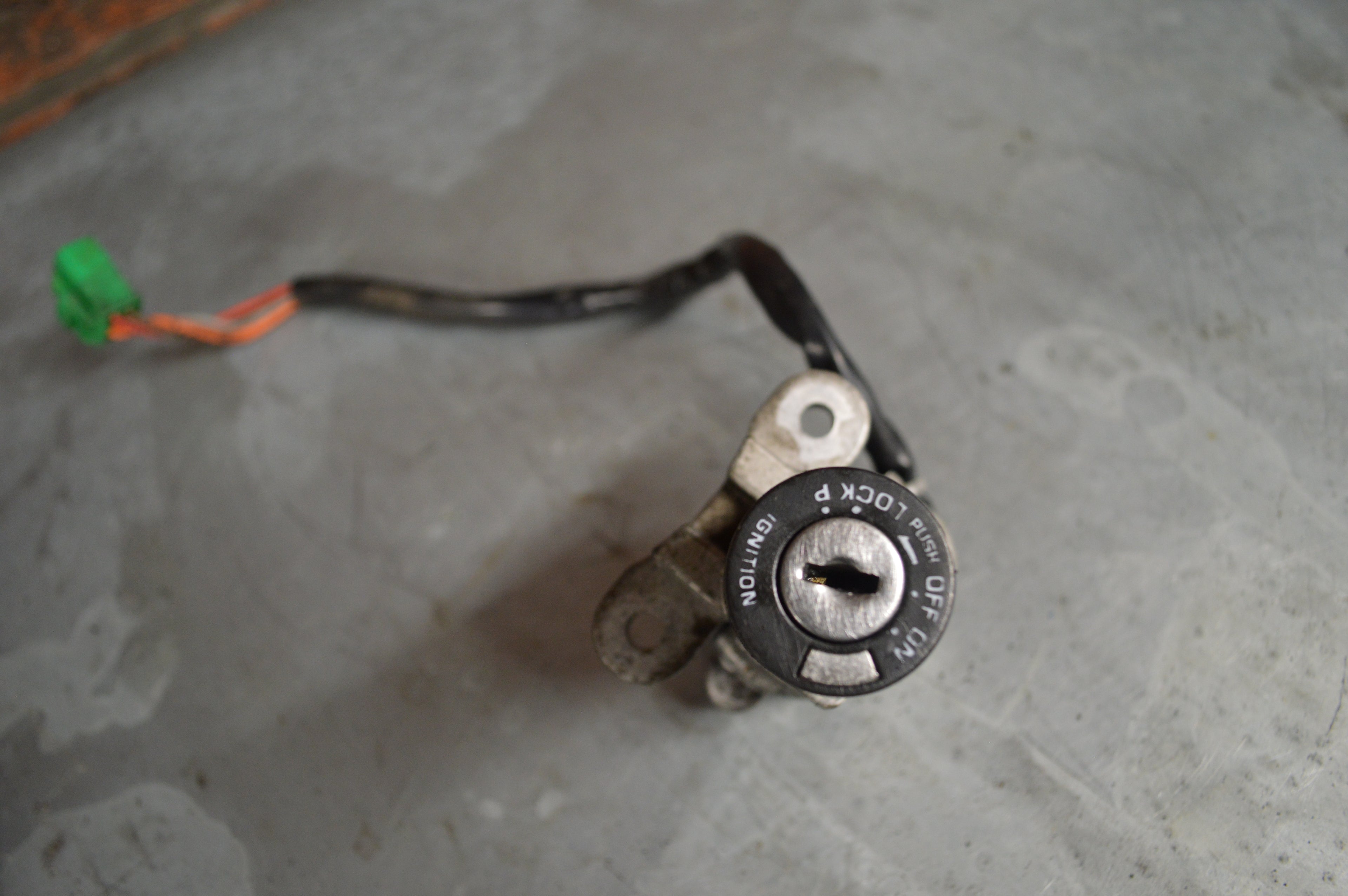 Suzuki GSX600F contactslot