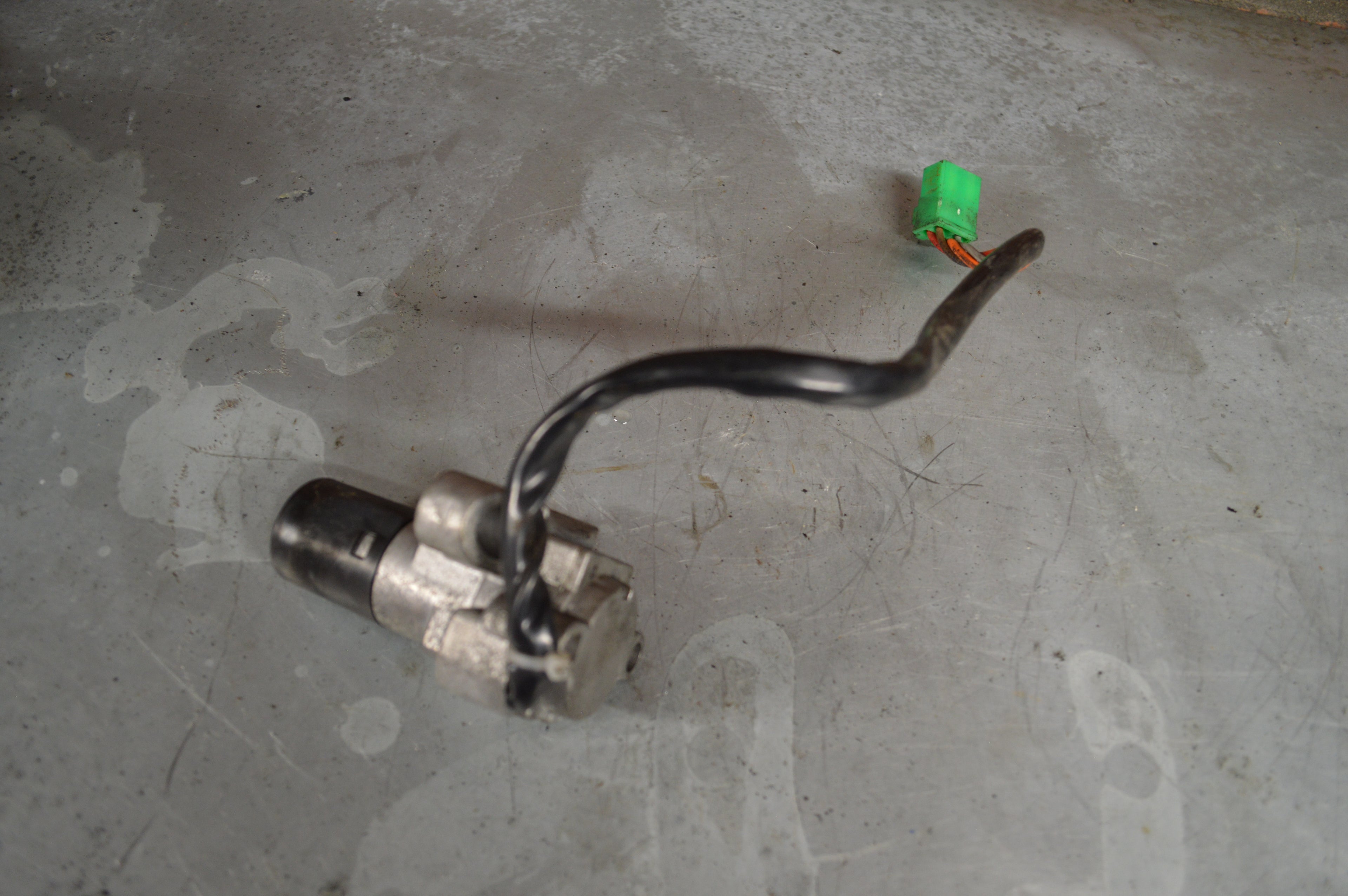 Suzuki GSX600F contactslot