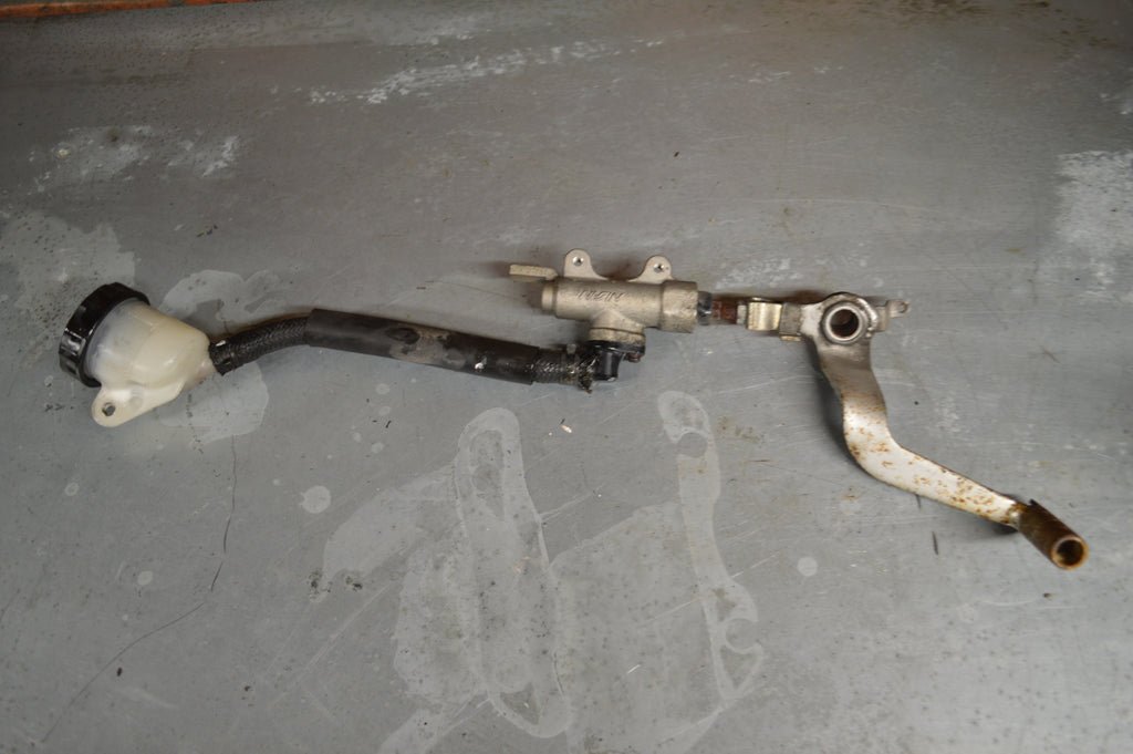 Honda CBR1000F rempomp achter