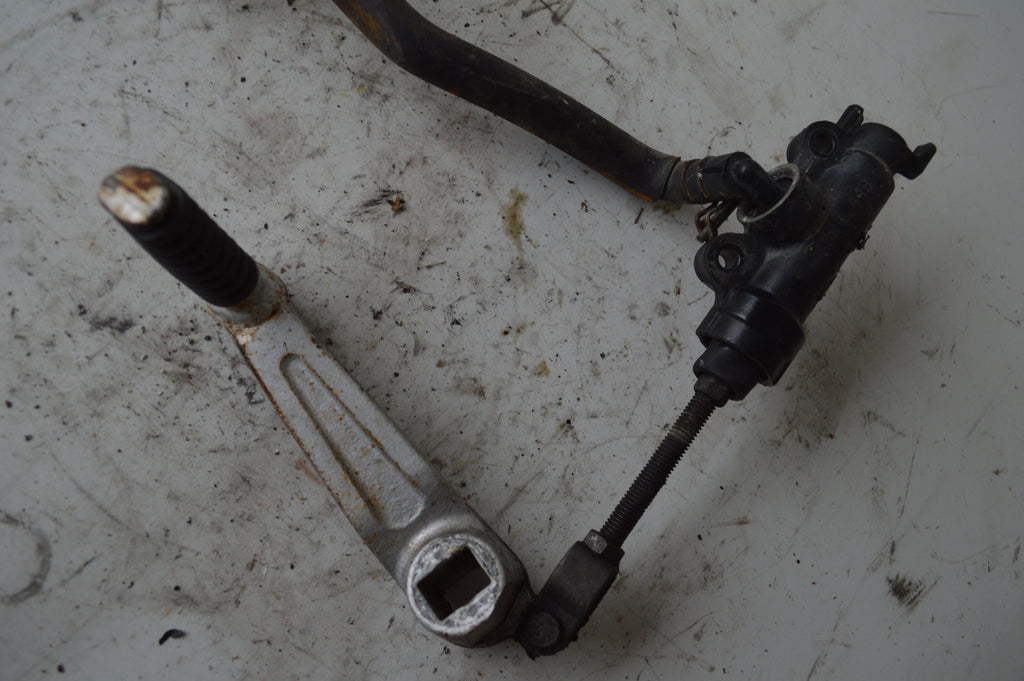 Suzuki VX800 rempomp achter