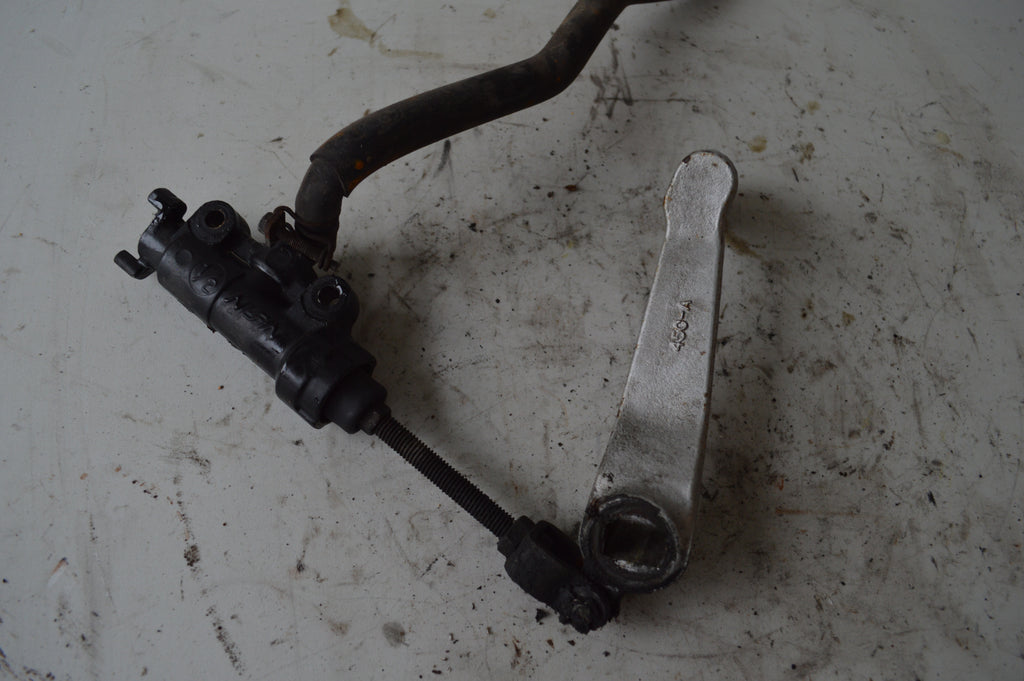 Suzuki VX800 rempomp achter