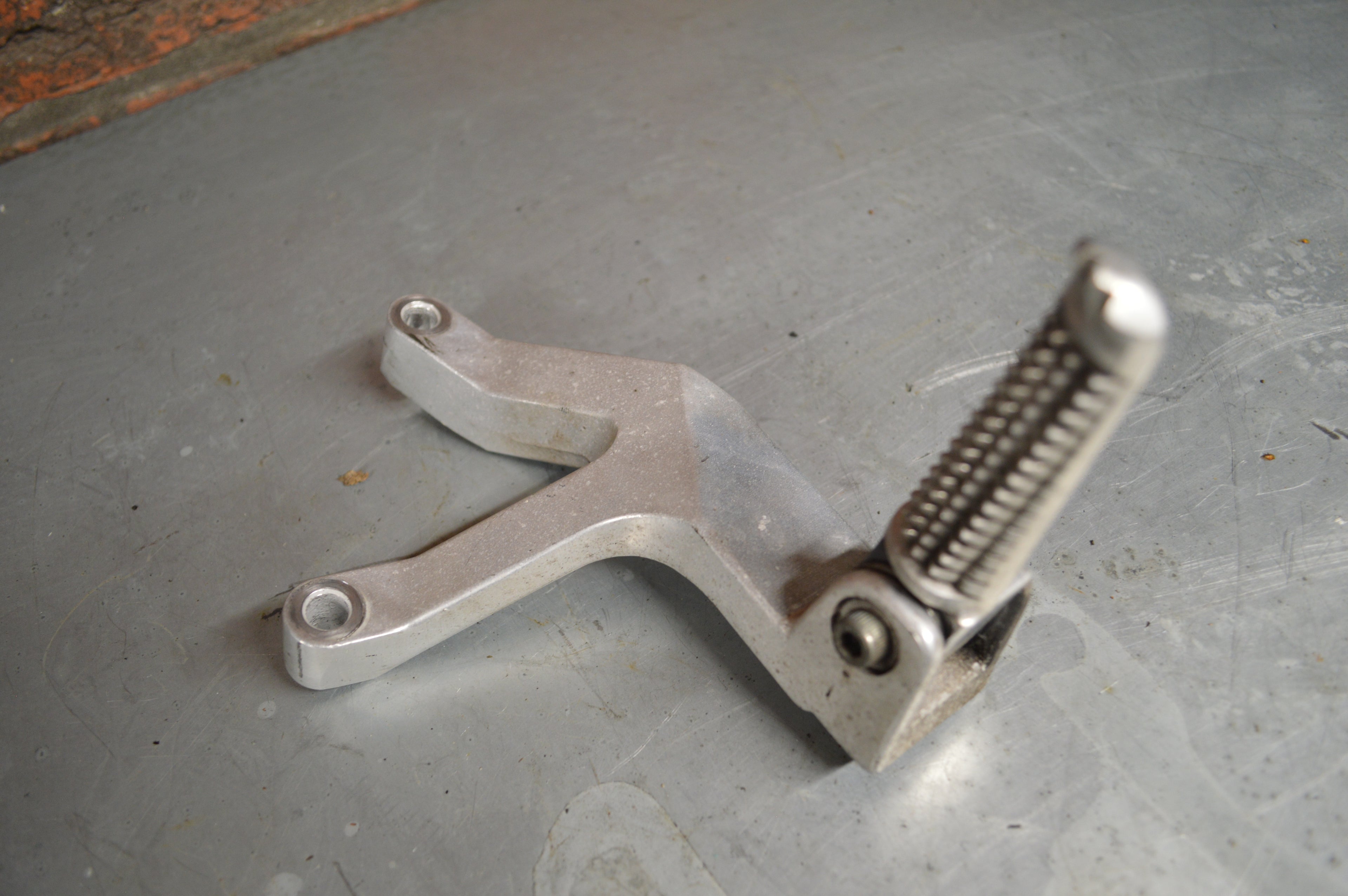 Yamaha FZR600 duosteun links