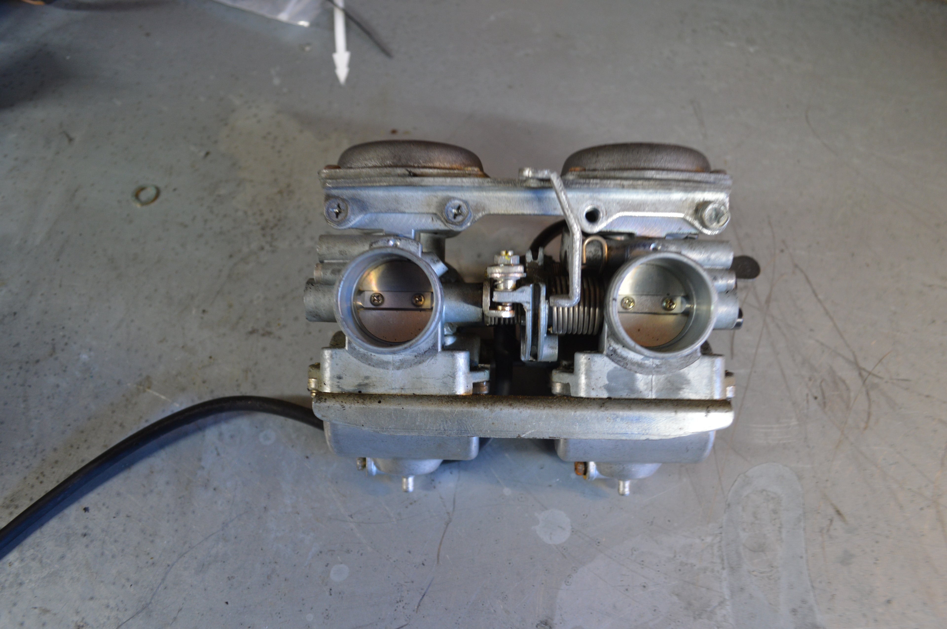 Kawasaki KZ305LTD carburateur 1