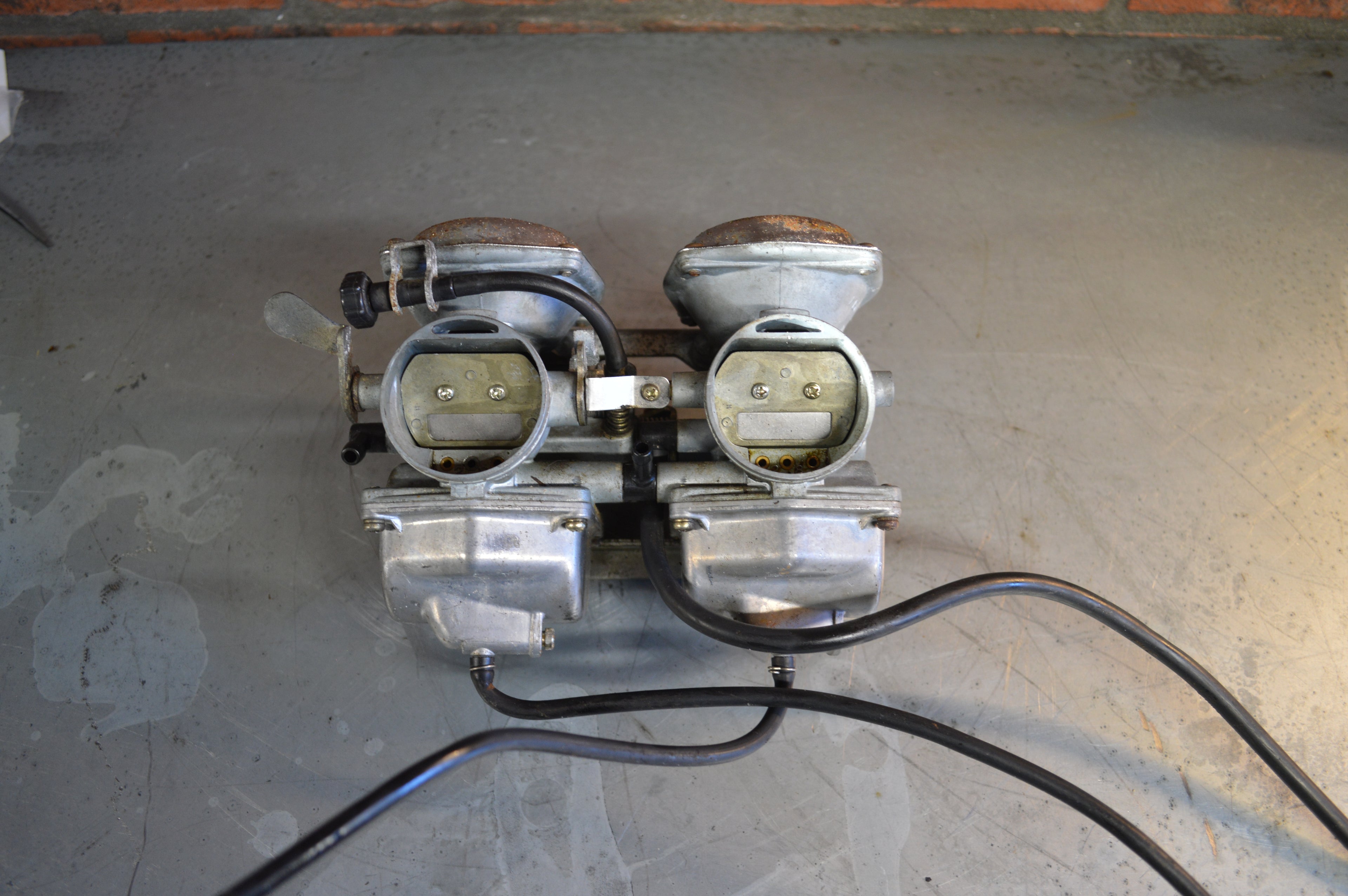 Kawasaki KZ305LTD carburateur 2