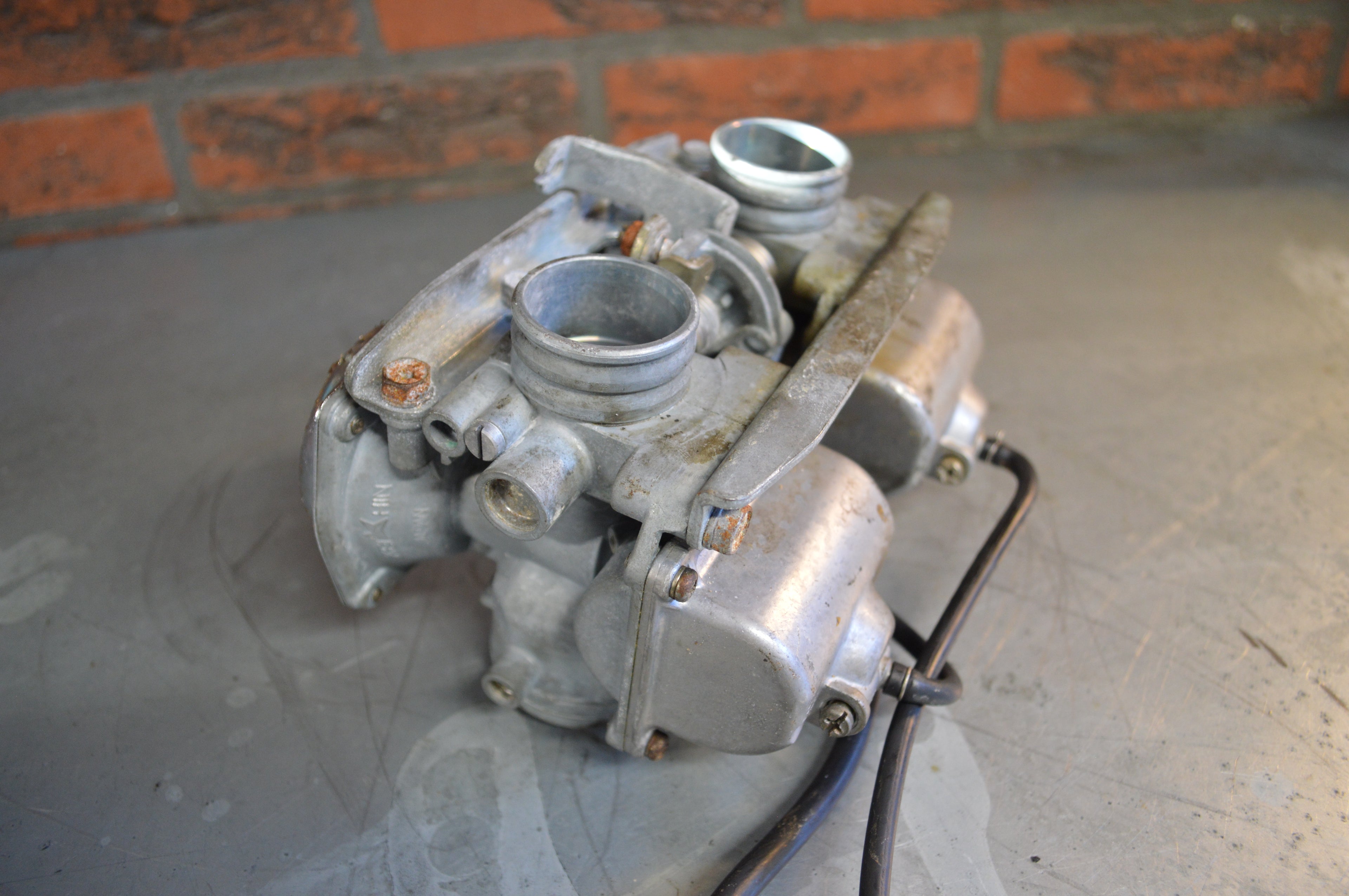 Kawasaki KZ305LTD carburateur 2