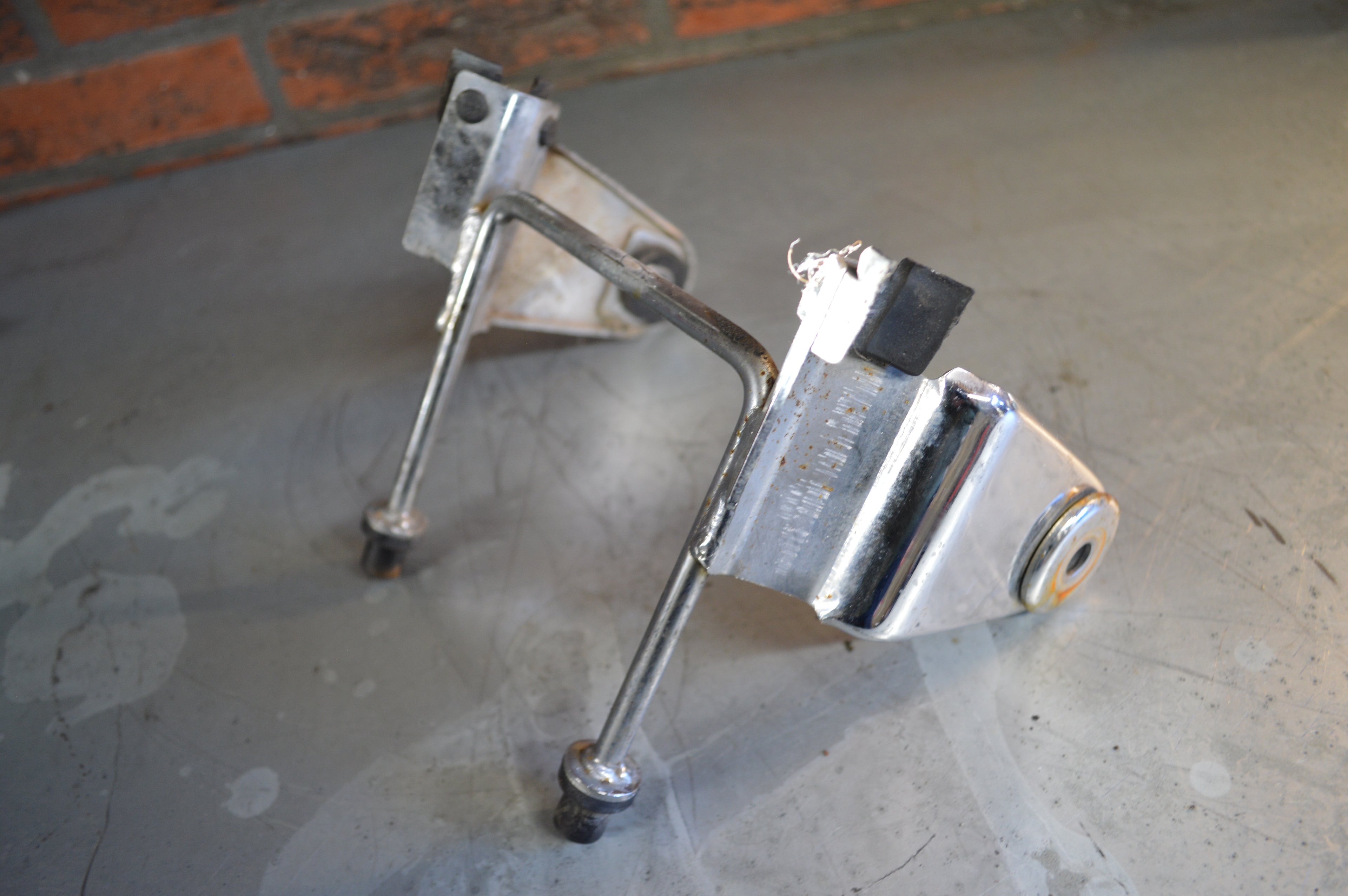 Kawasaki KZ305LTD koplamp beugel