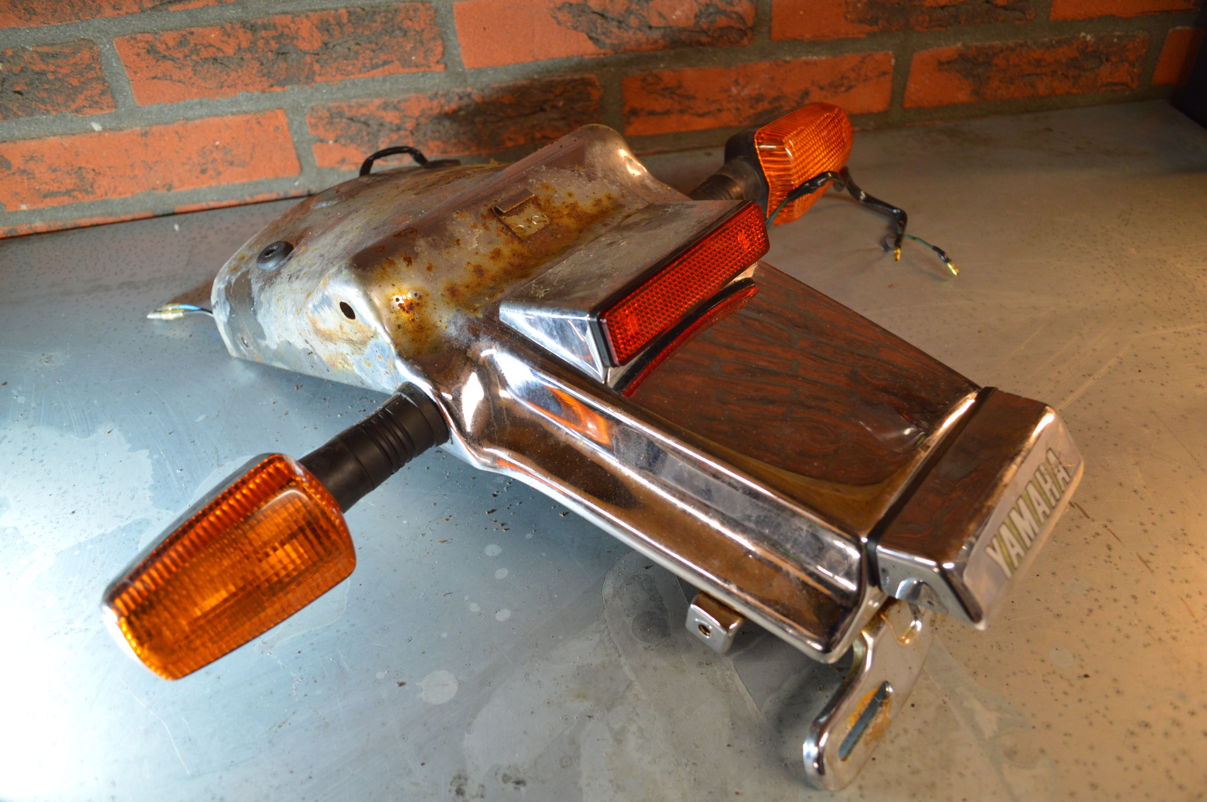Yamaha FZX700 achter spatbord
