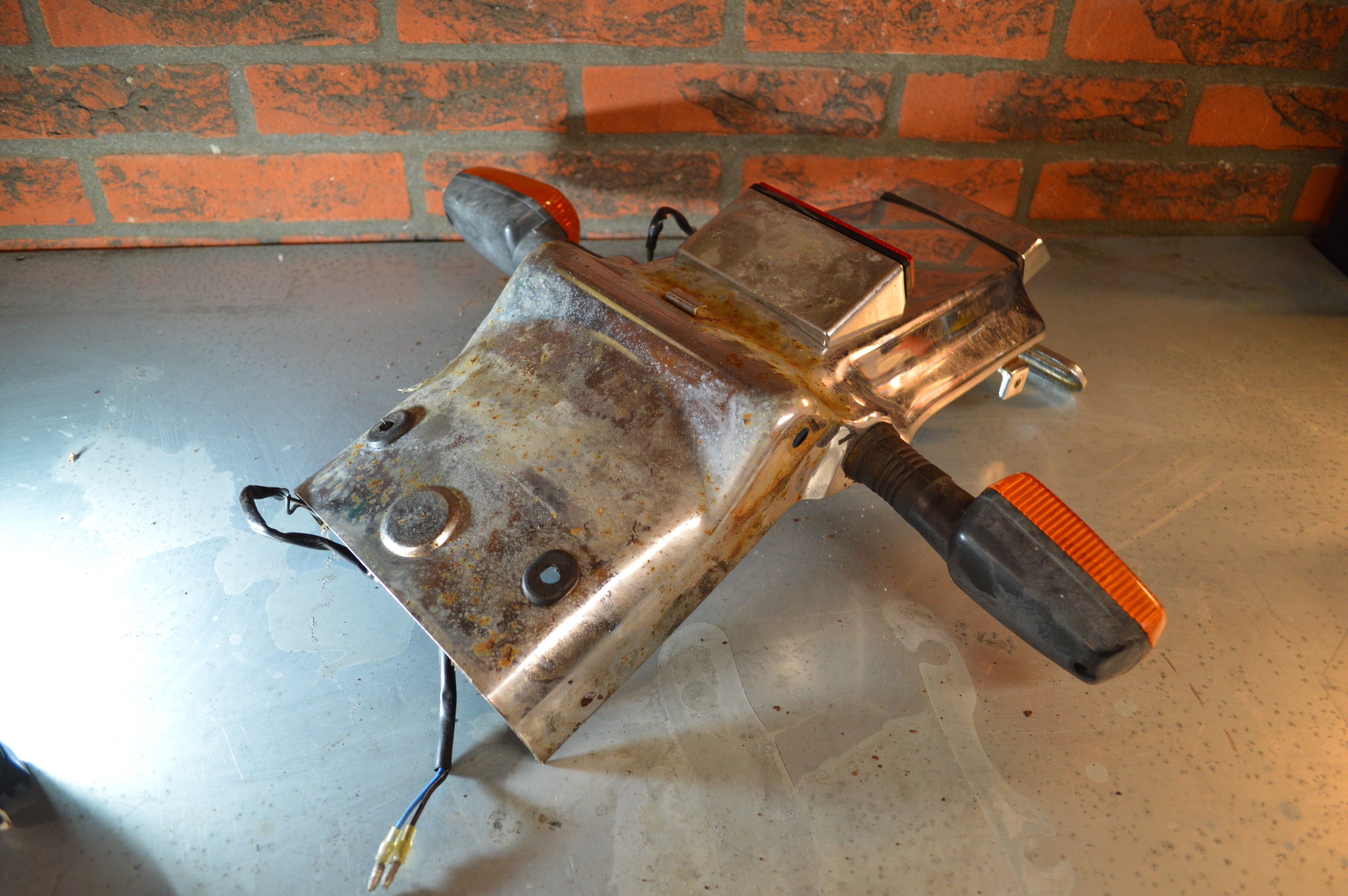 Yamaha FZX700 achter spatbord