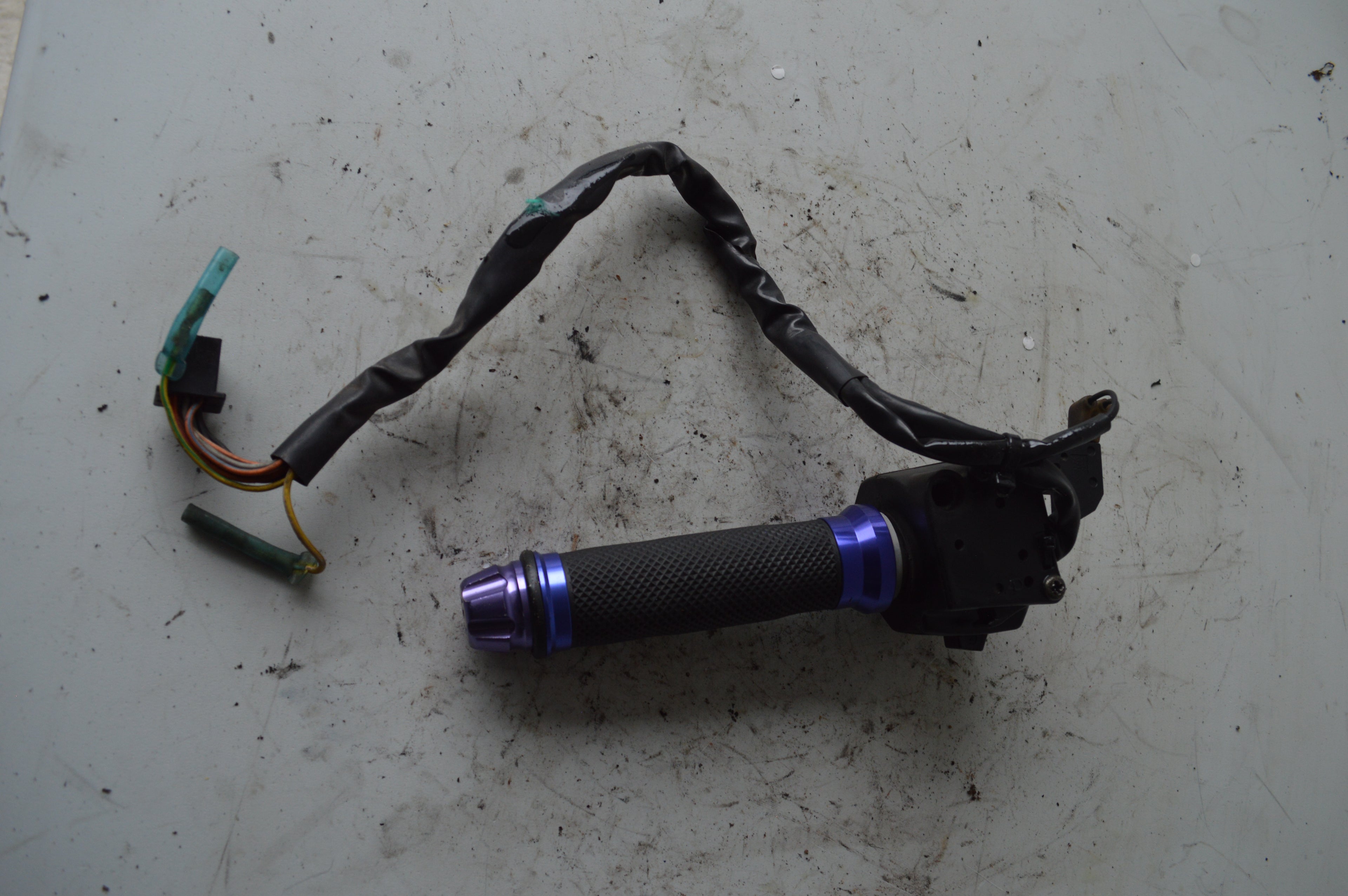 Suzuki GSX750R stuurbediening rechts
