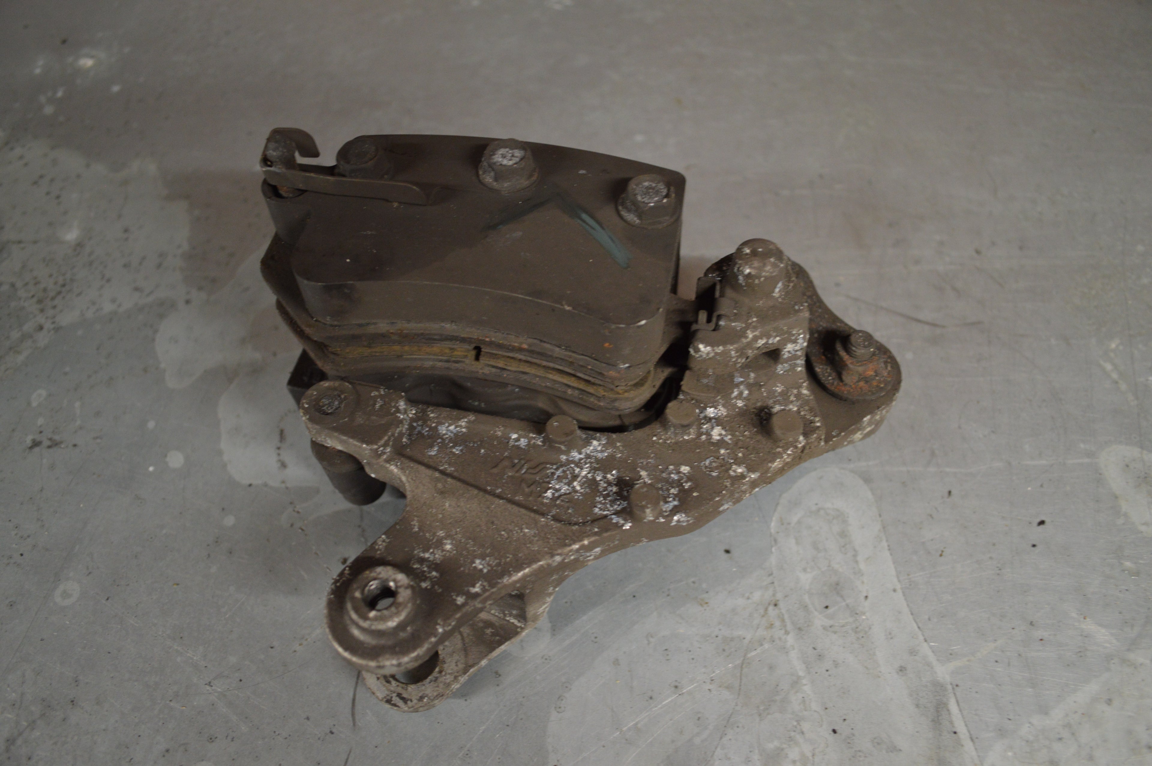 Honda CBR1000F remklauw links
