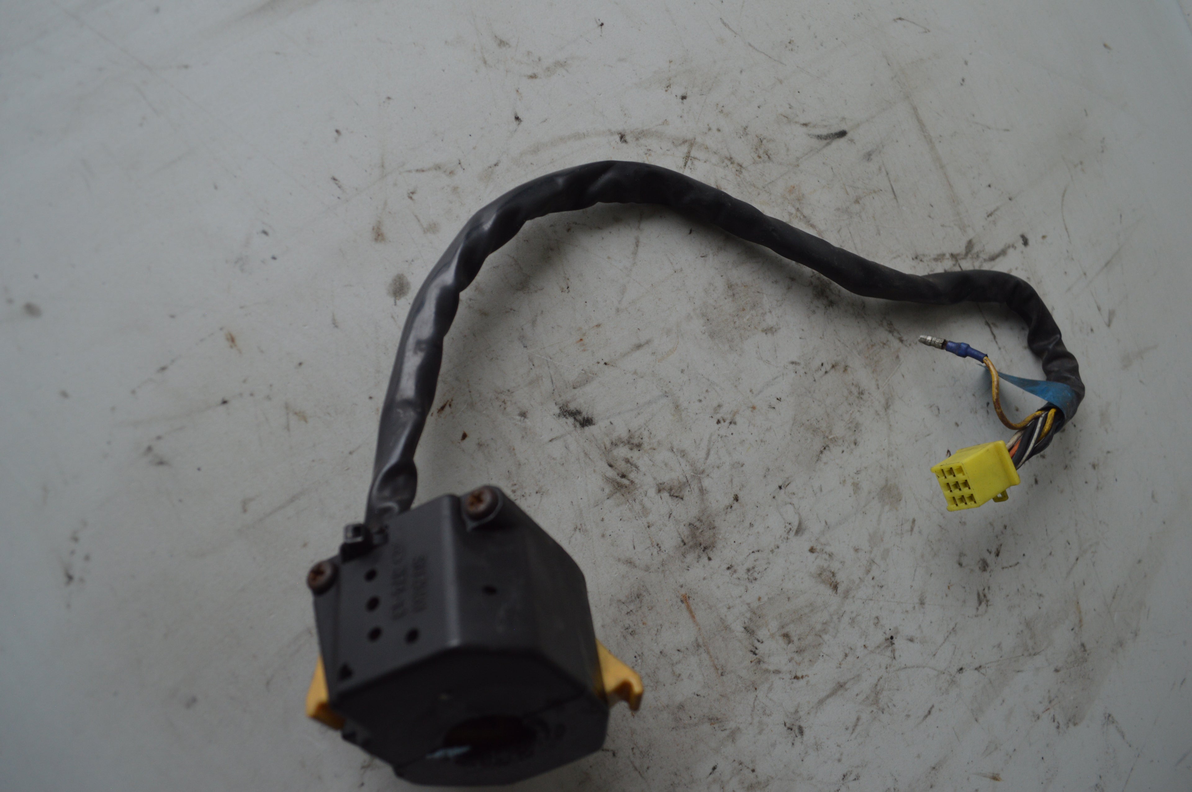 Suzuki GSX750R stuurbediening links