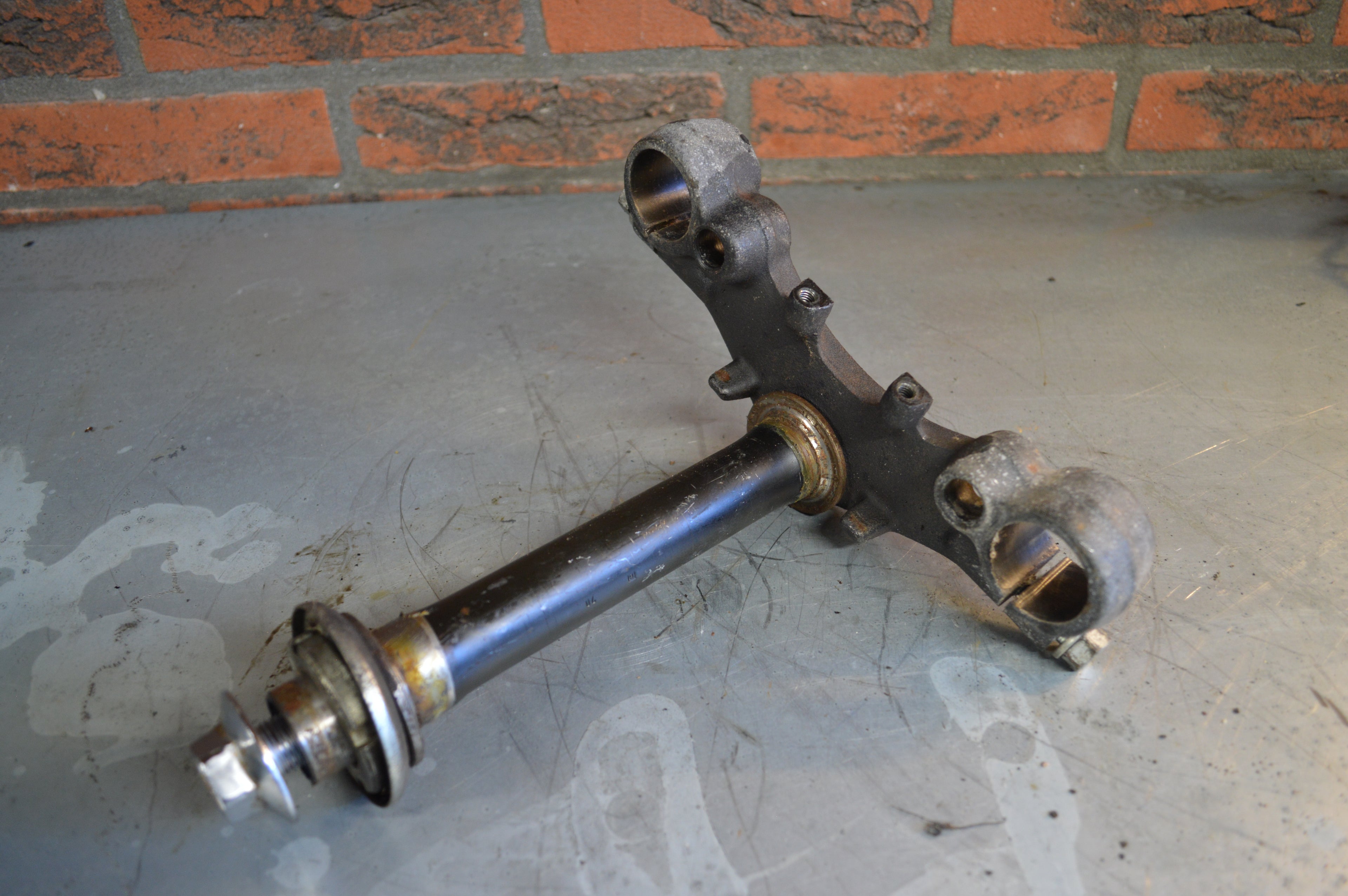Kawsaki KZ305LTD triple
