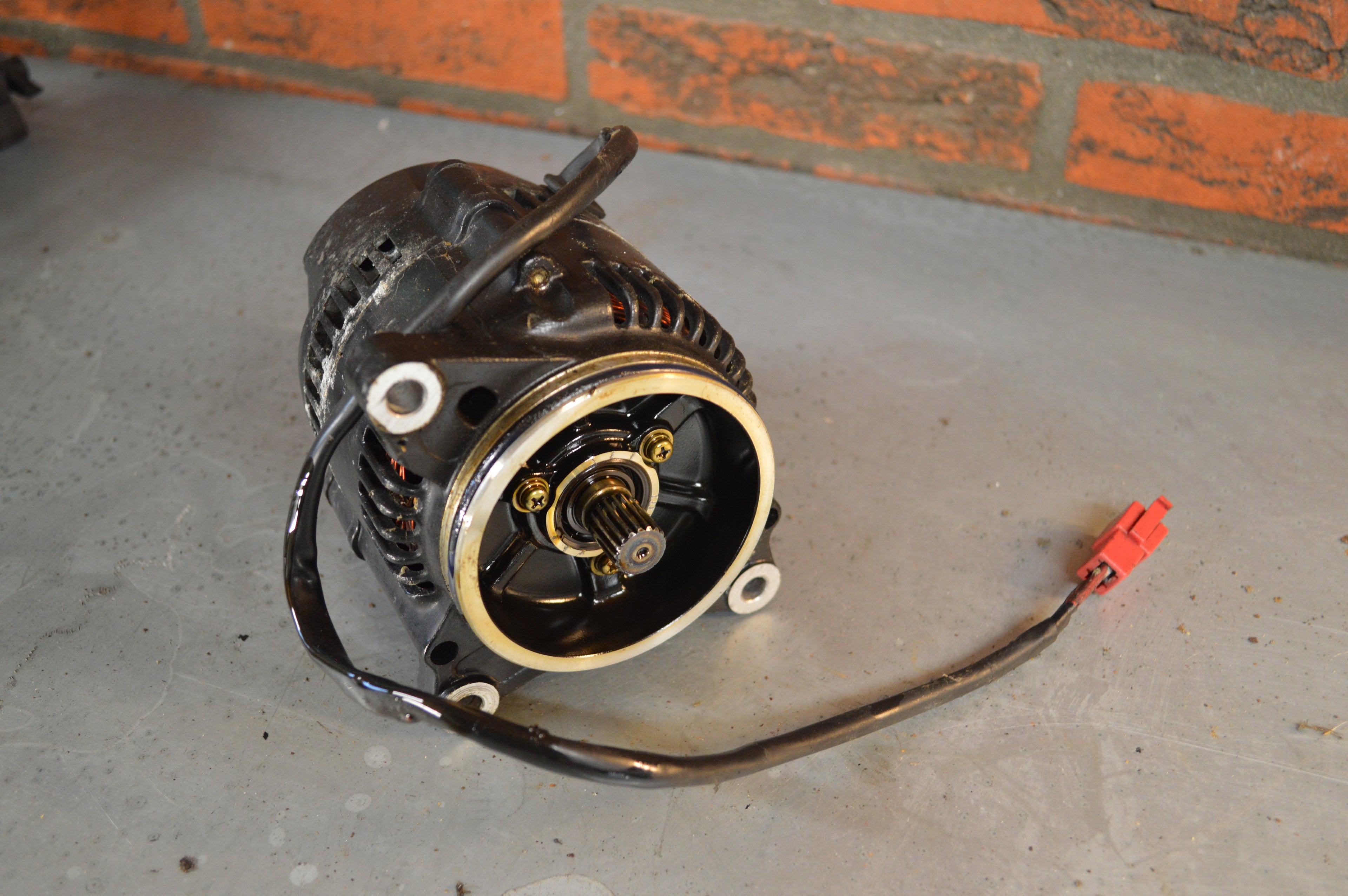 Yamaha FZX700 dynamo
