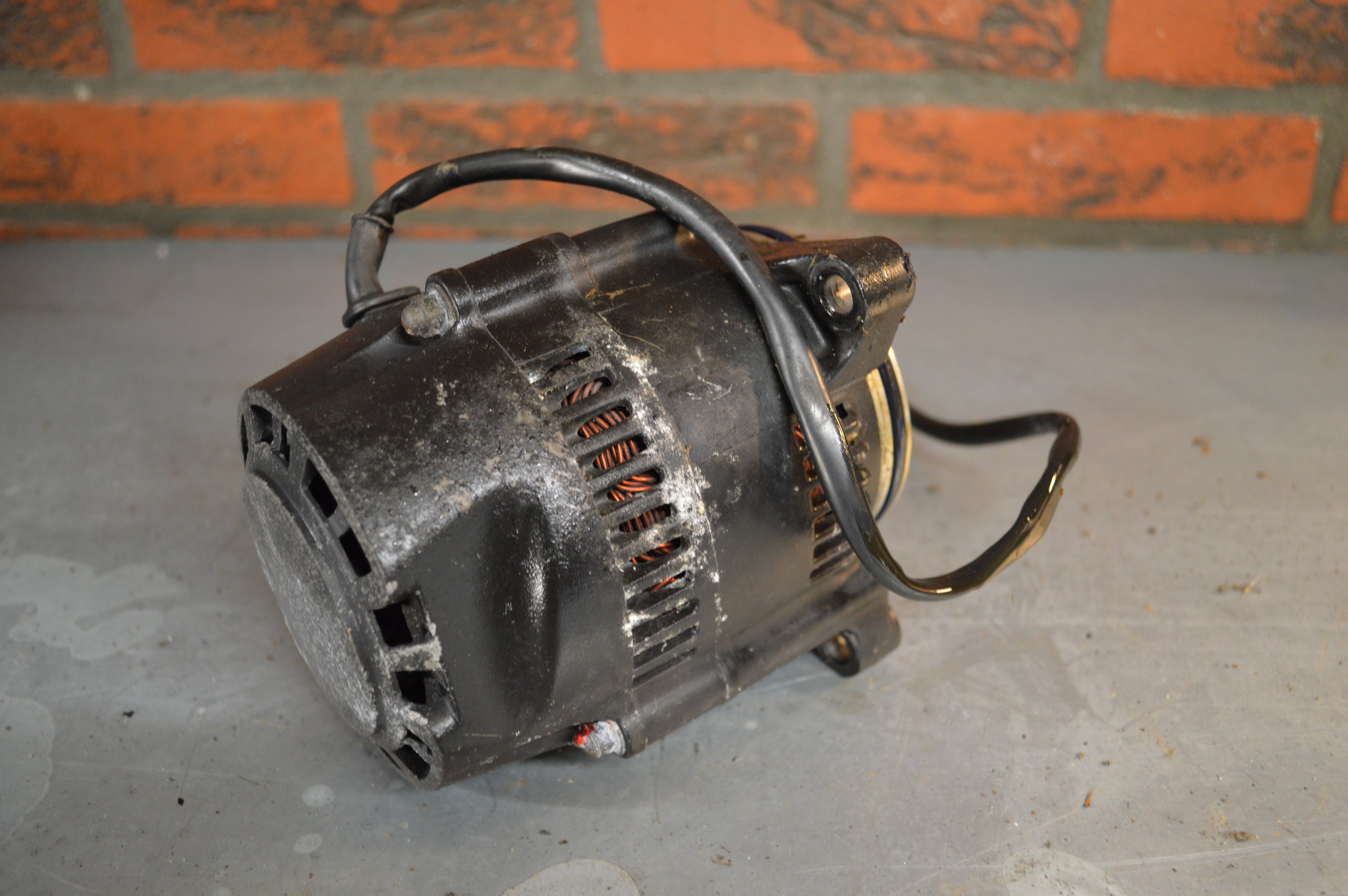Yamaha FZX700 dynamo