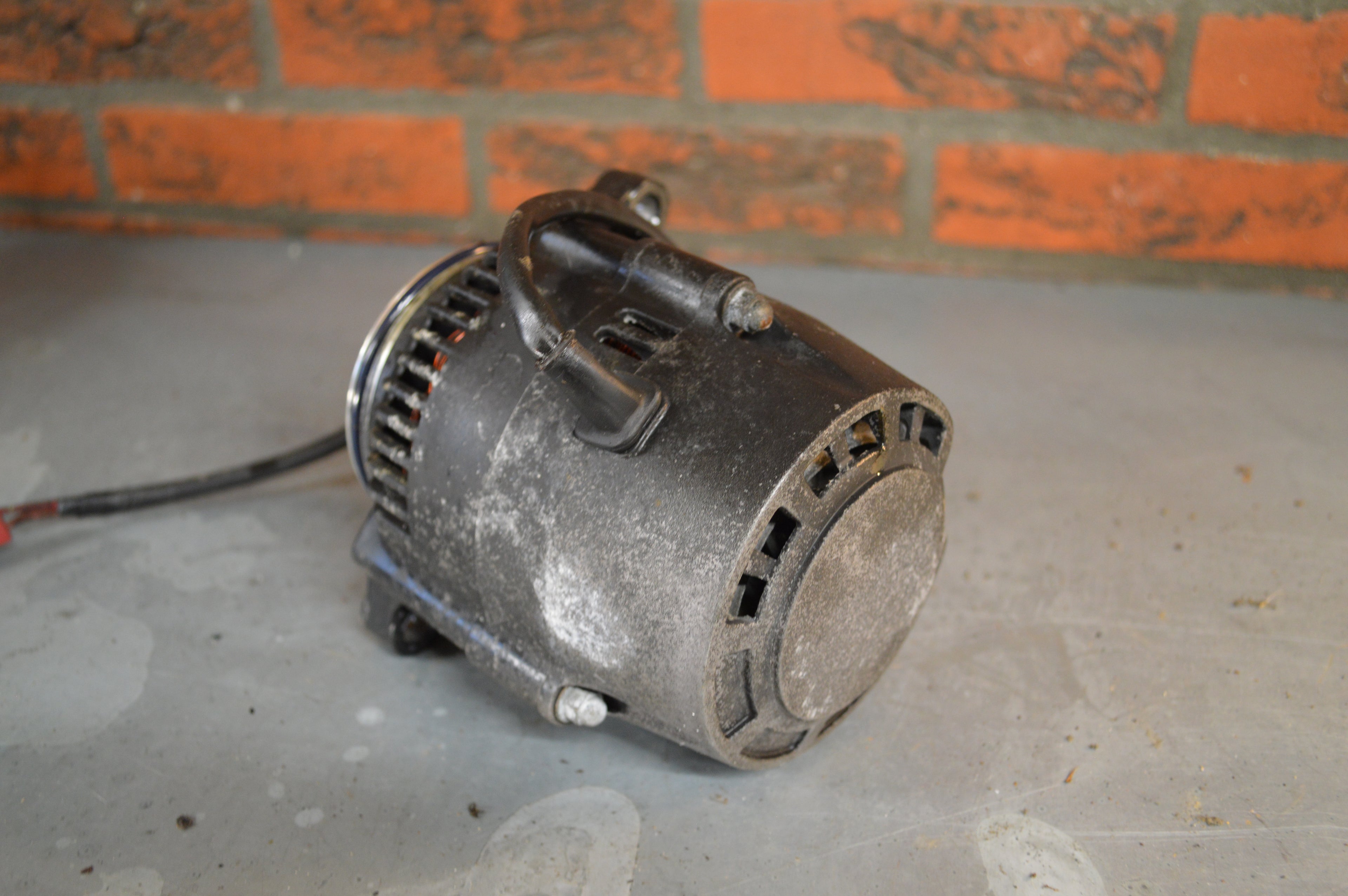 Yamaha FZX700 dynamo