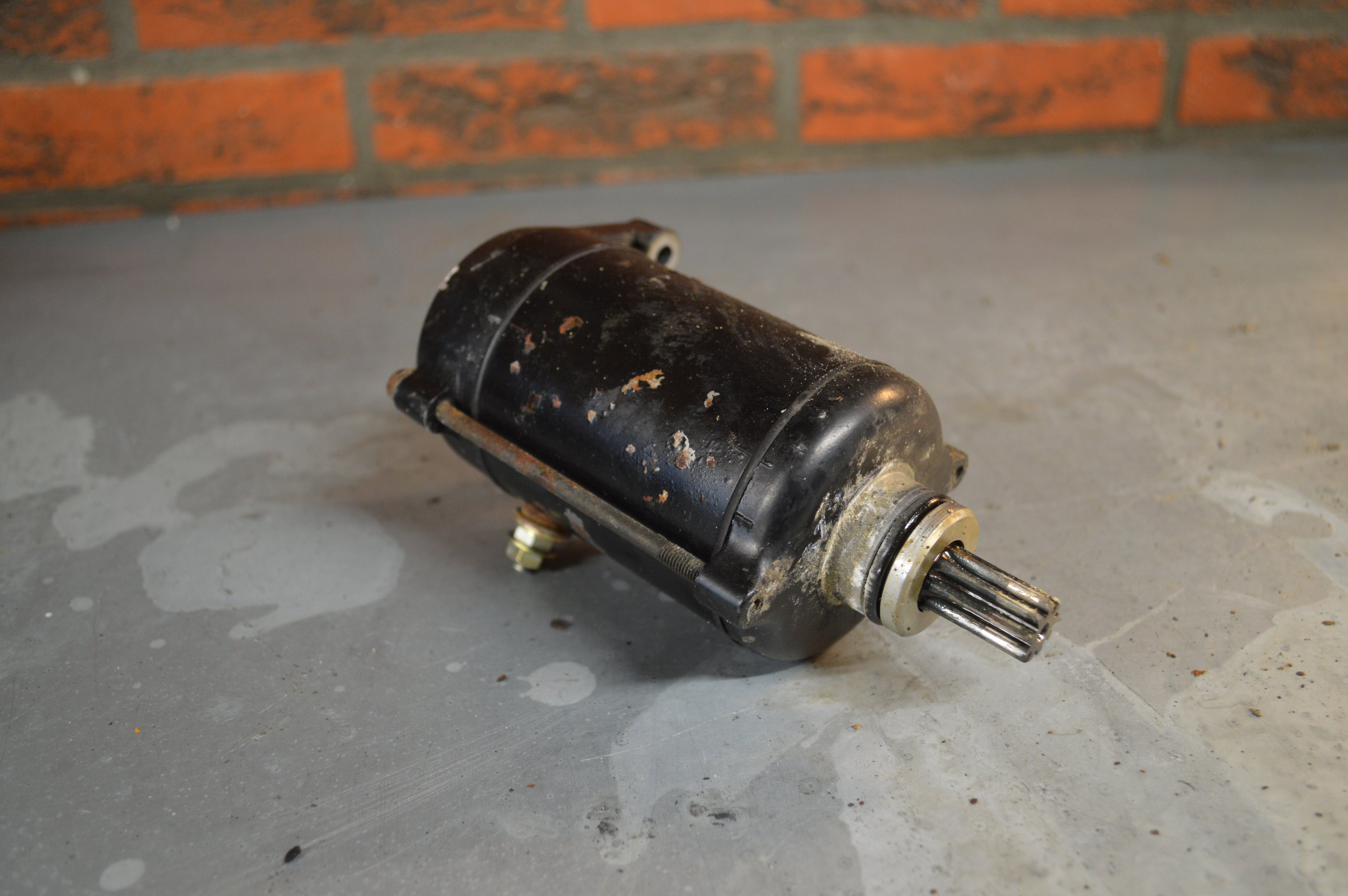 Yamaha FZX700 startmotor