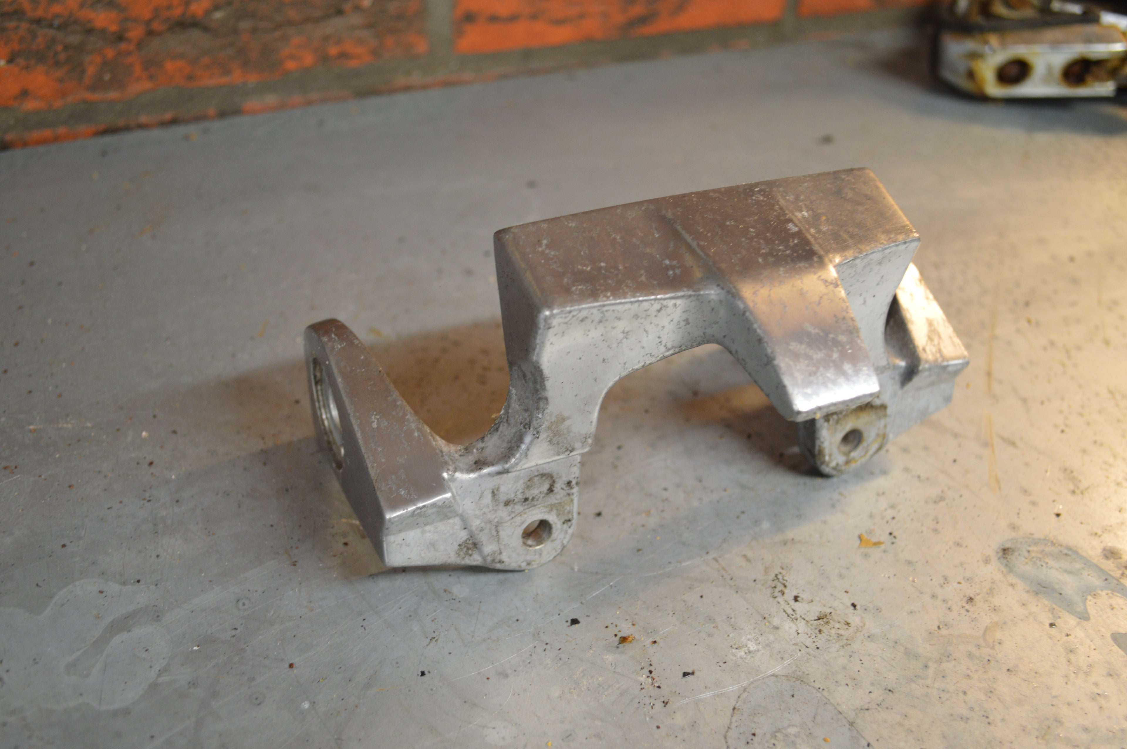 Yamaha FZX700 koplamp beugel
