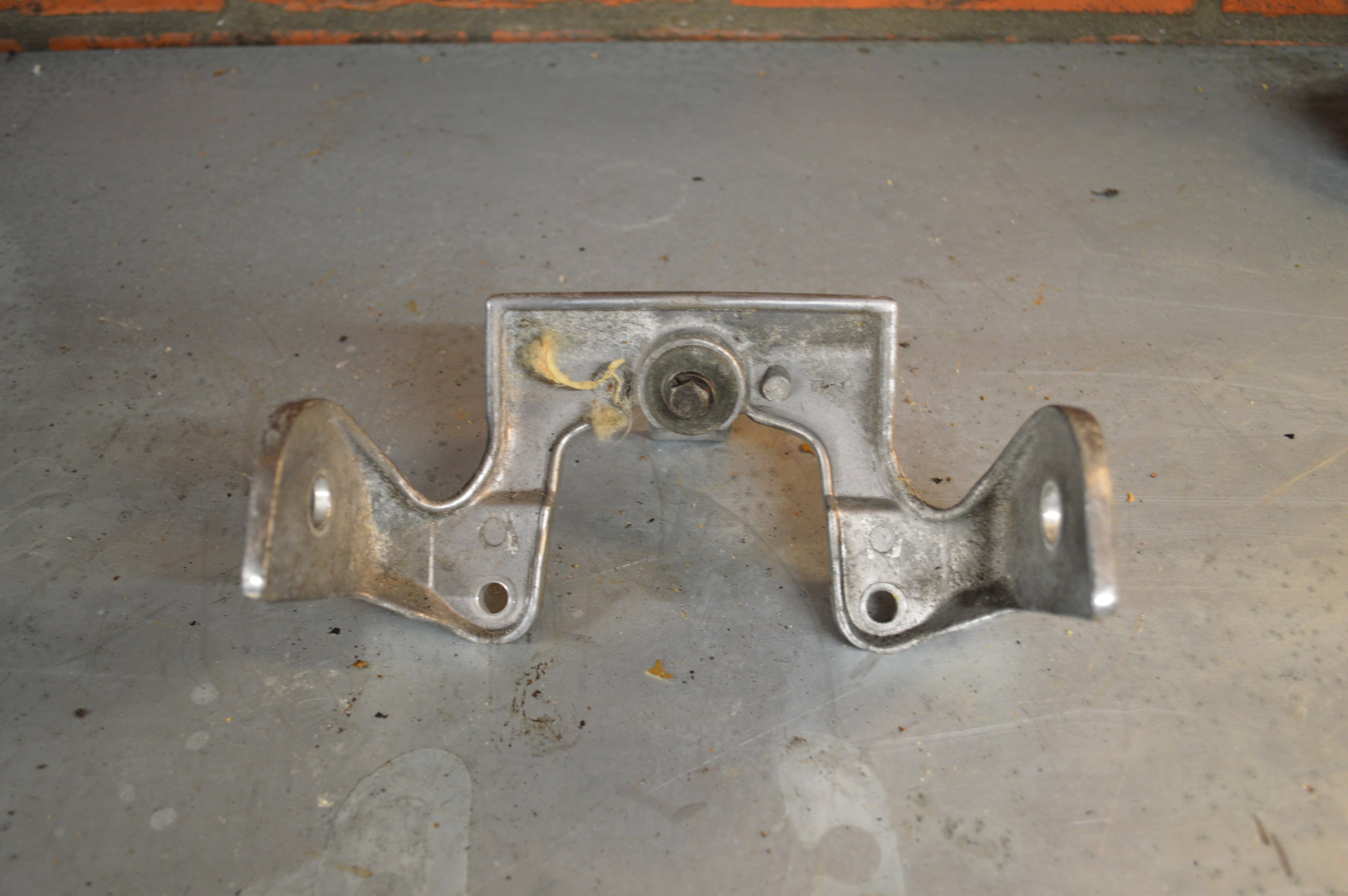 Yamaha FZX700 koplamp beugel