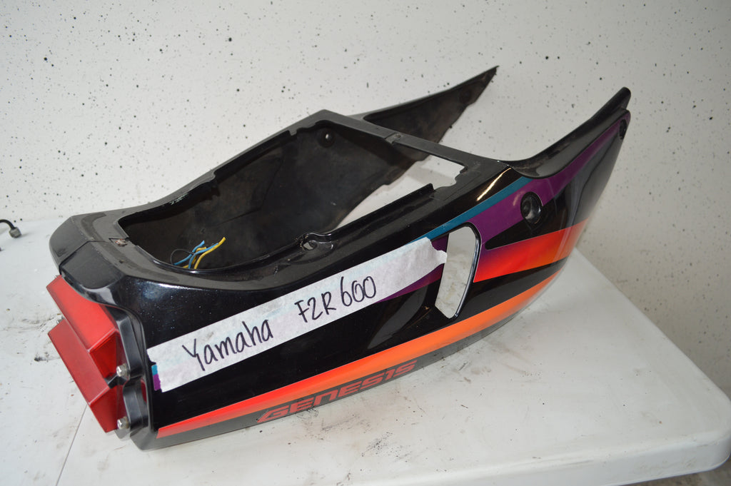 Yamaha FZR600 achter kuip