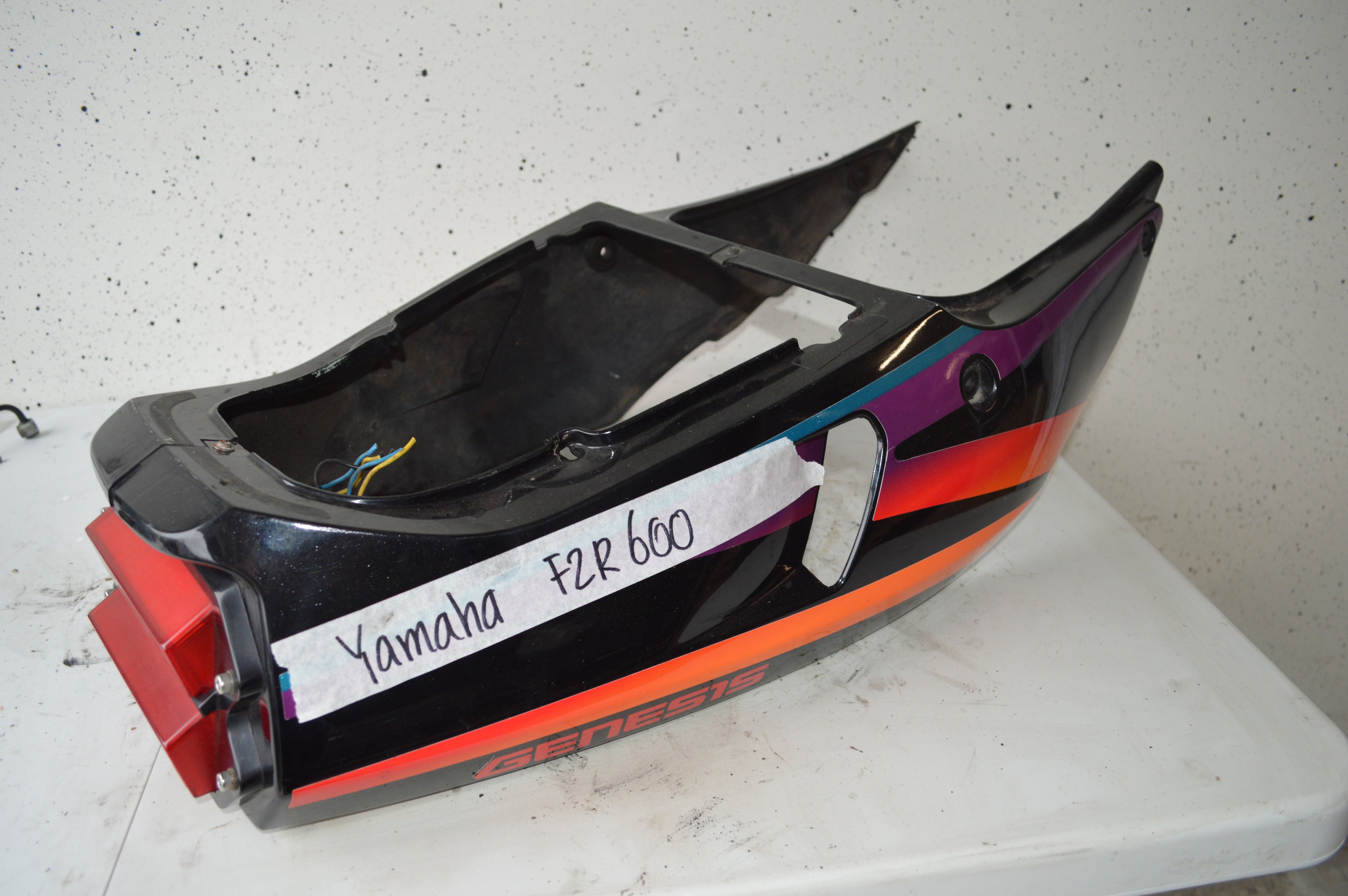 Yamaha FZR600 achter kuip