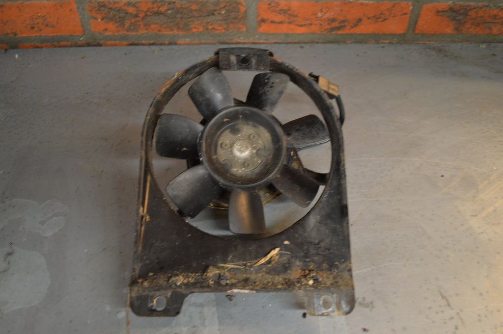 Yamaha FZX700 radiator ventilator