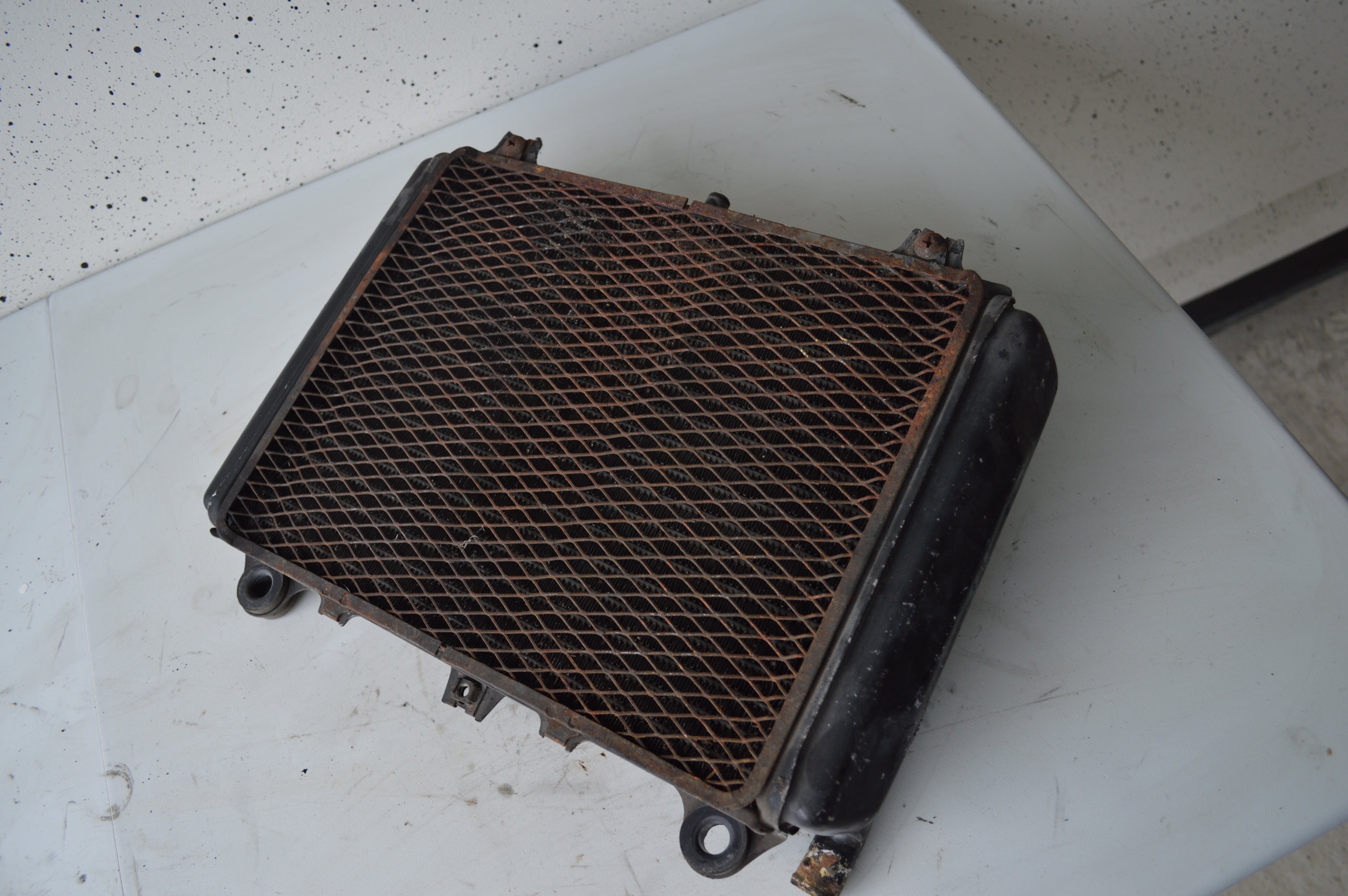 Kawasaki GPX600R radiator