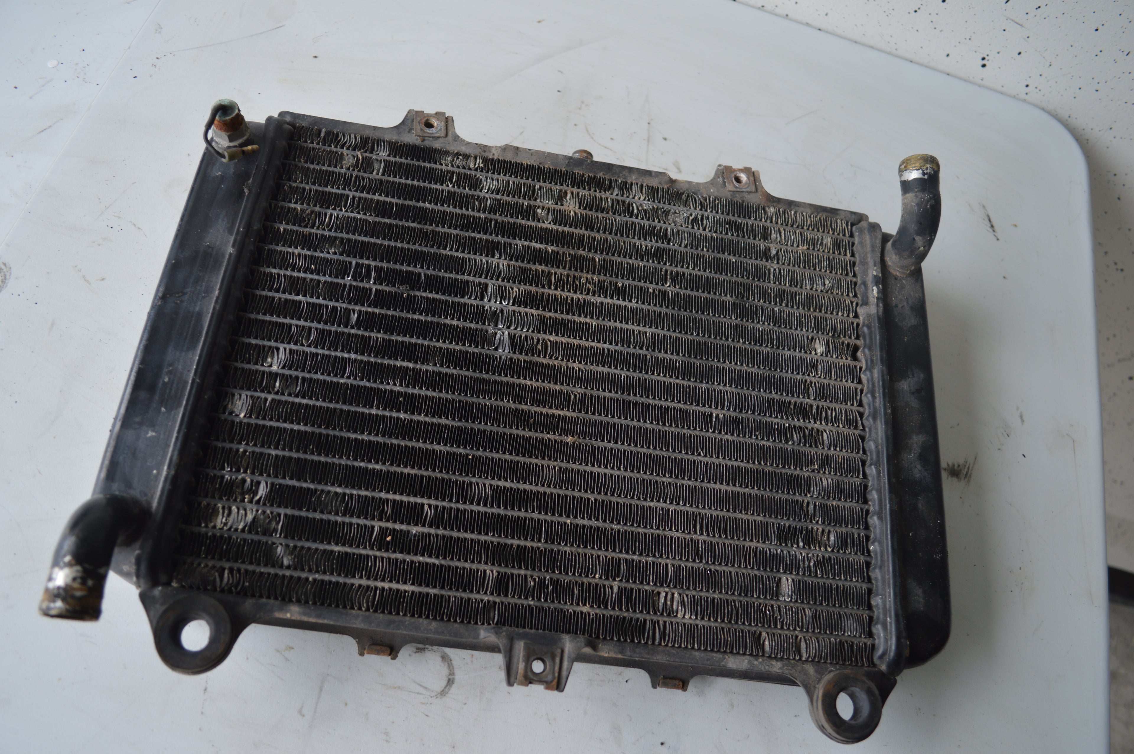 Kawasaki GPX600R radiator