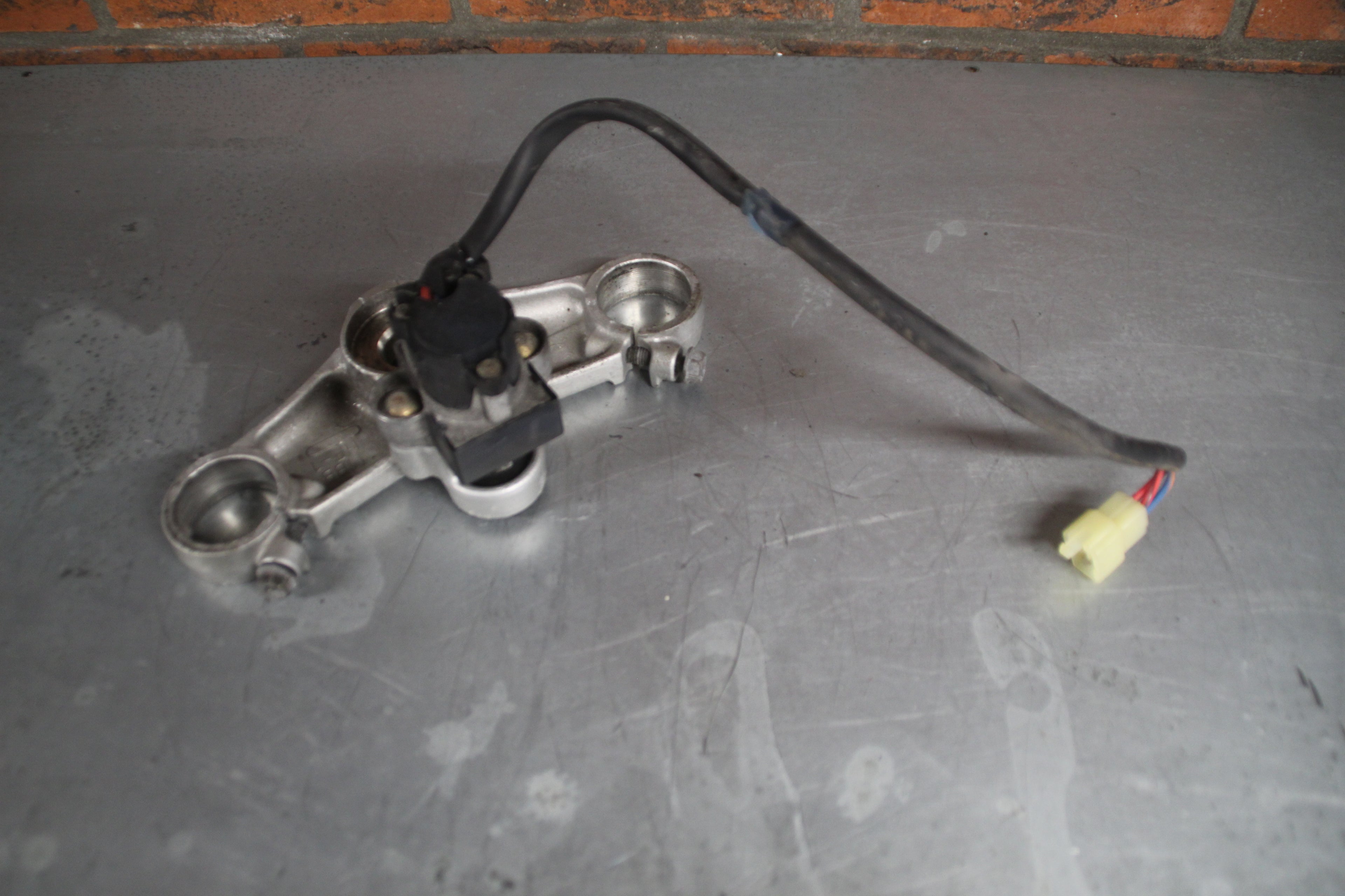 Honda VTR1000F kroonplaat + contactslot