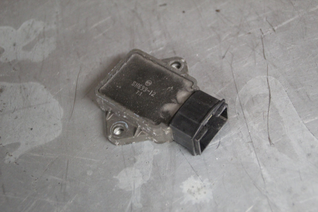 Honda VTR1000F spannings regelaar
