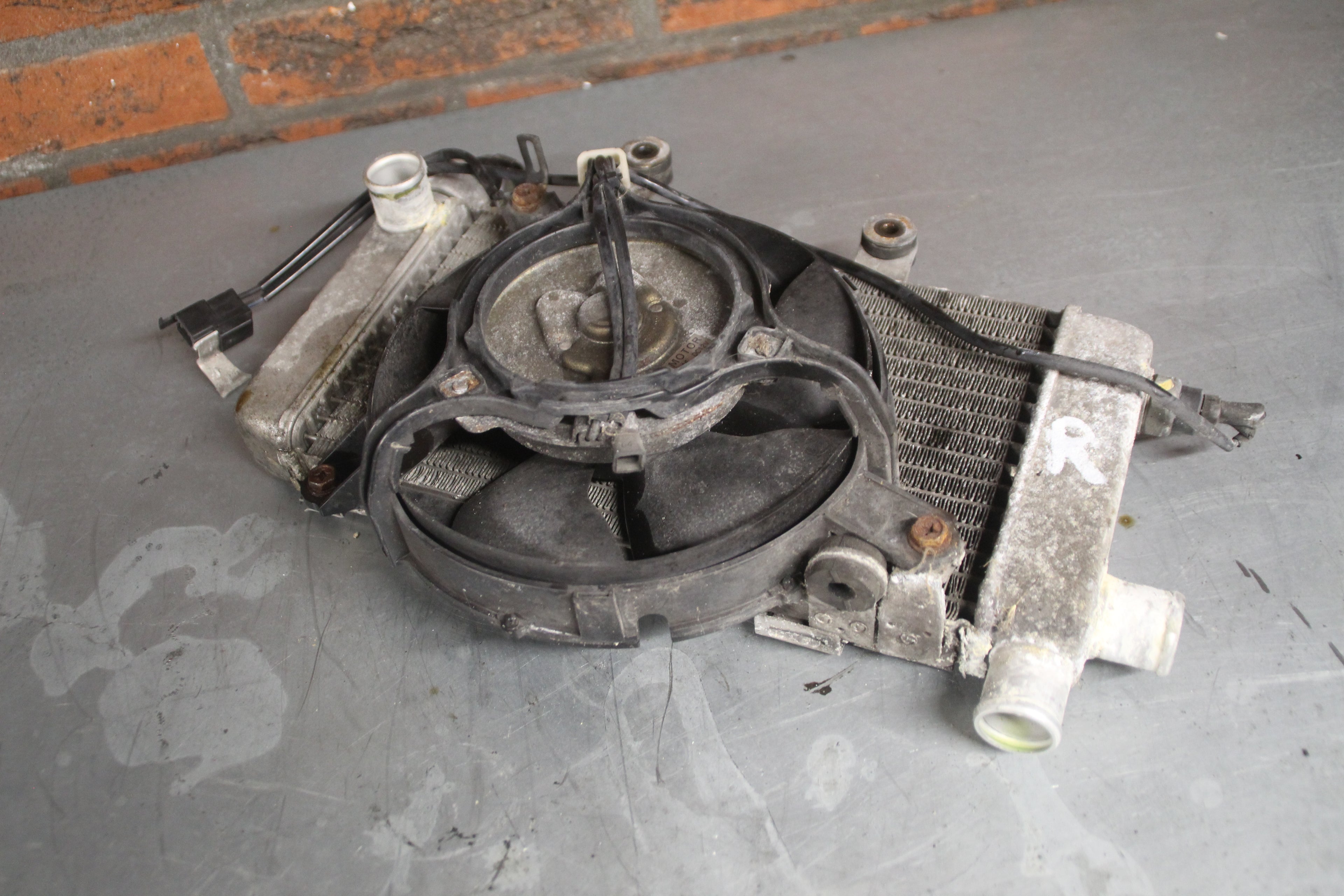 Honda VTR1000F radiator rechts