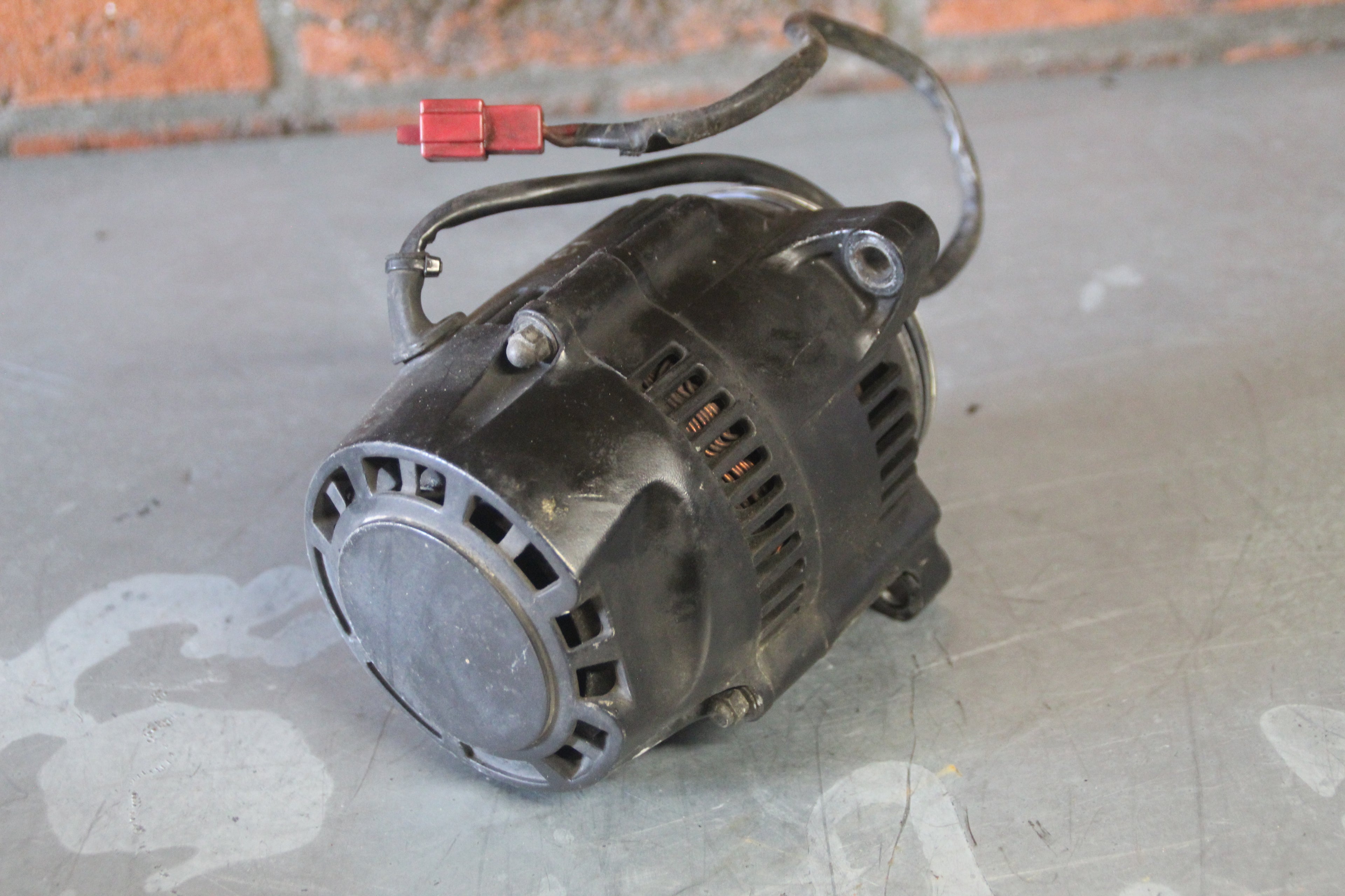 Yamaha FZ750 dynamo