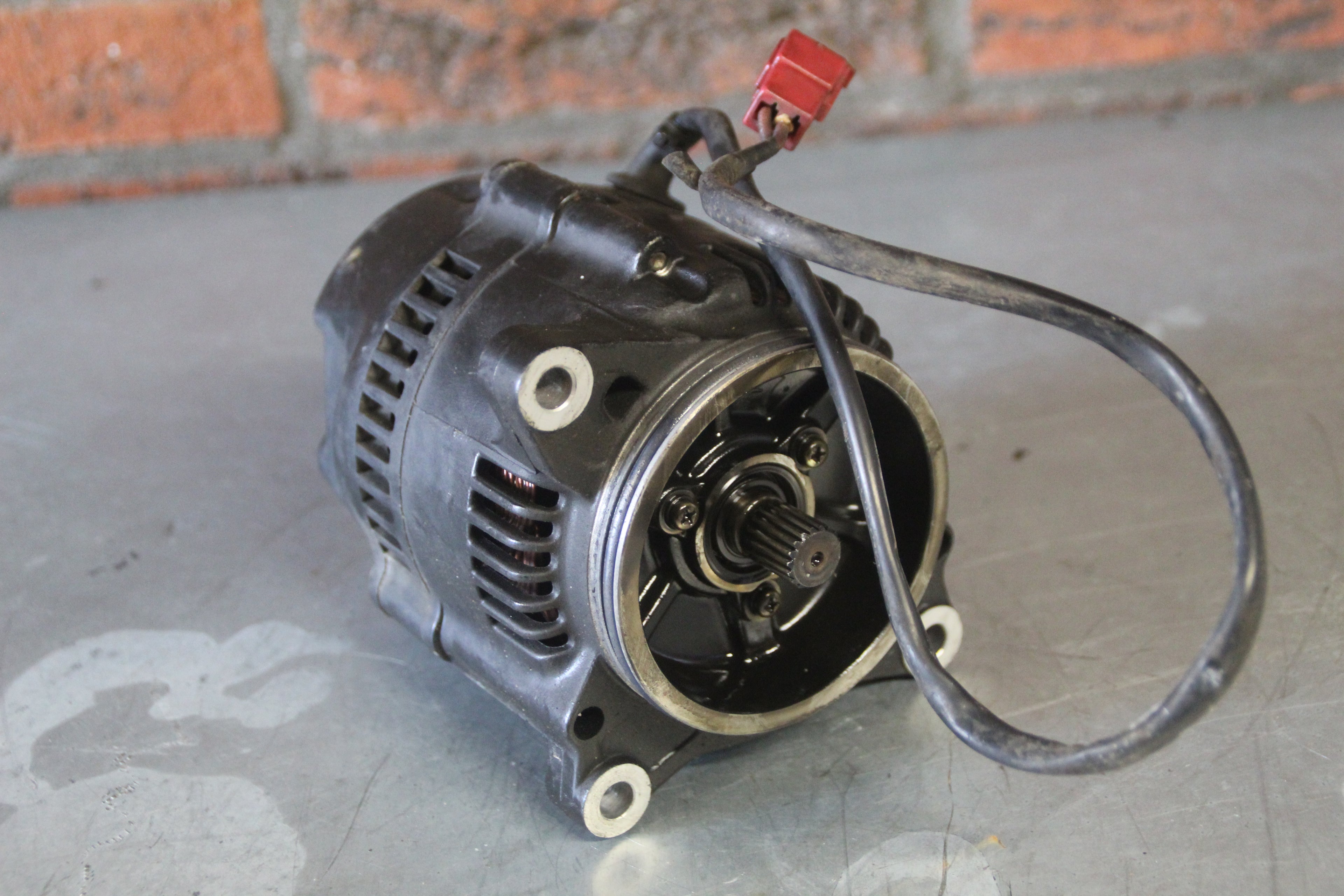 Yamaha FZ750 dynamo