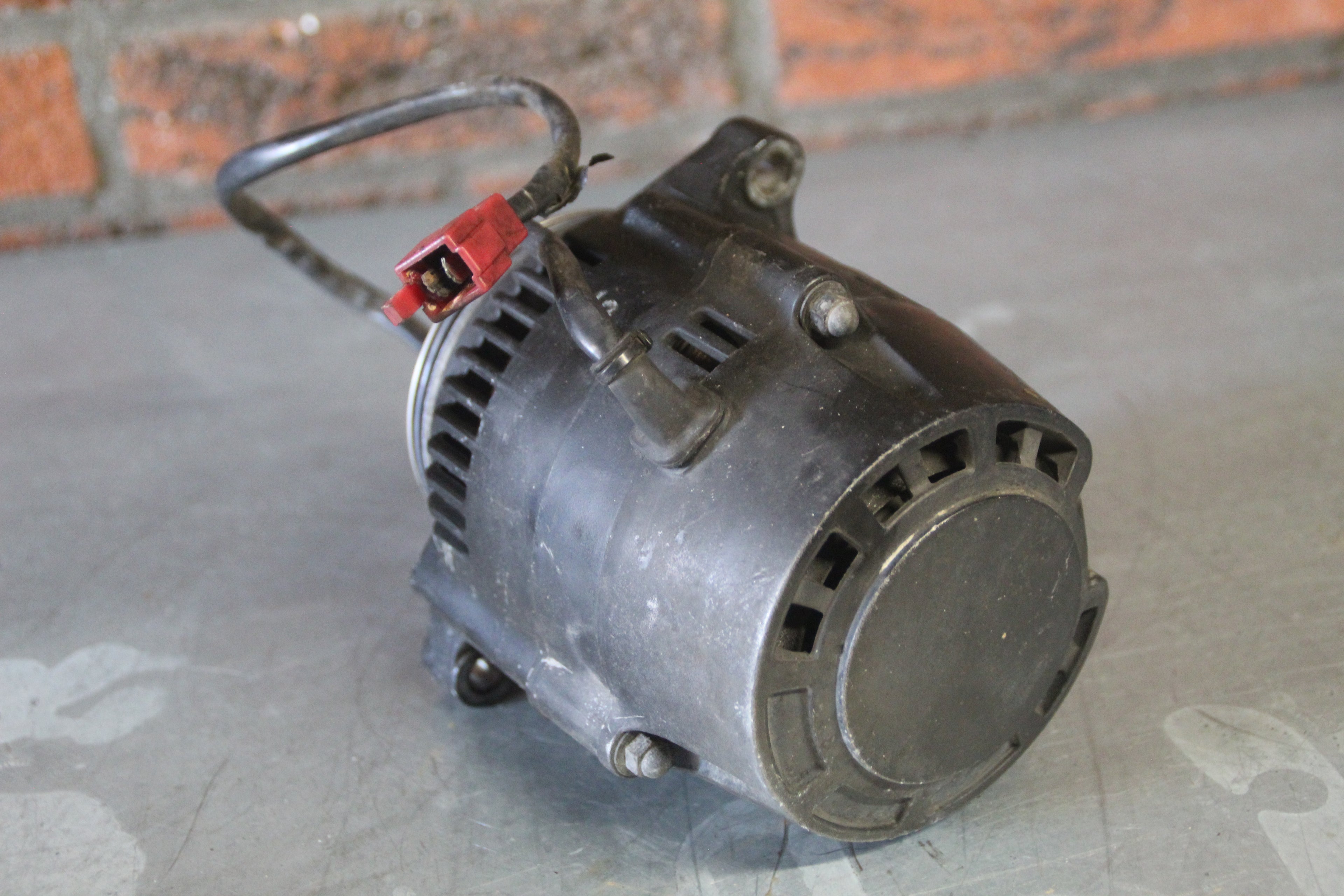 Yamaha FZ750 dynamo