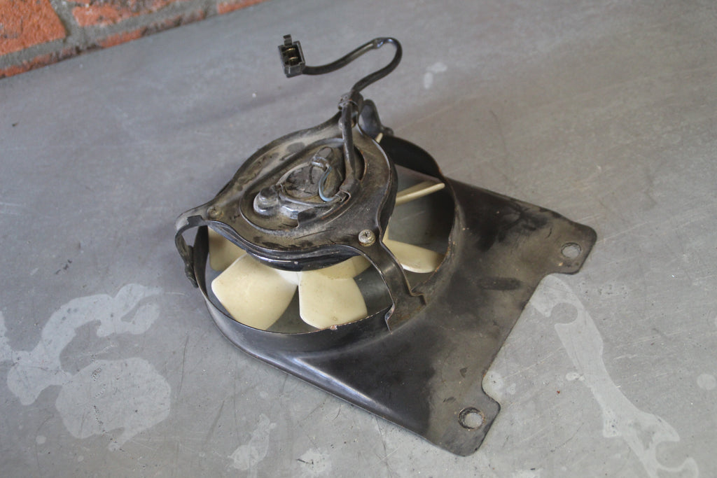 Yamaha FZ750 radiator ventilator