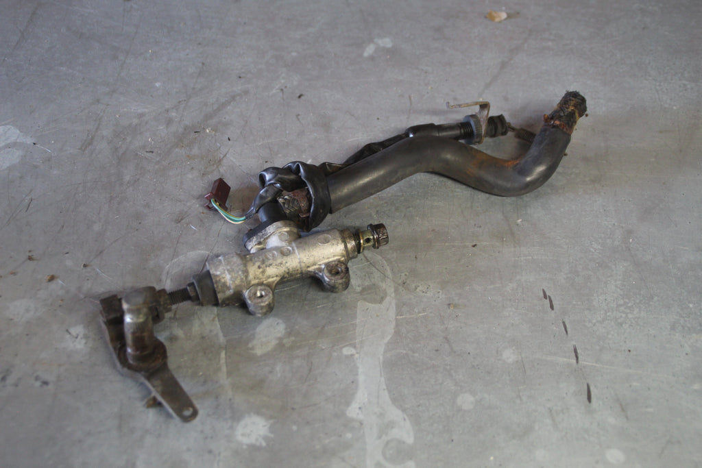 Honda VFR750 rempomp achter