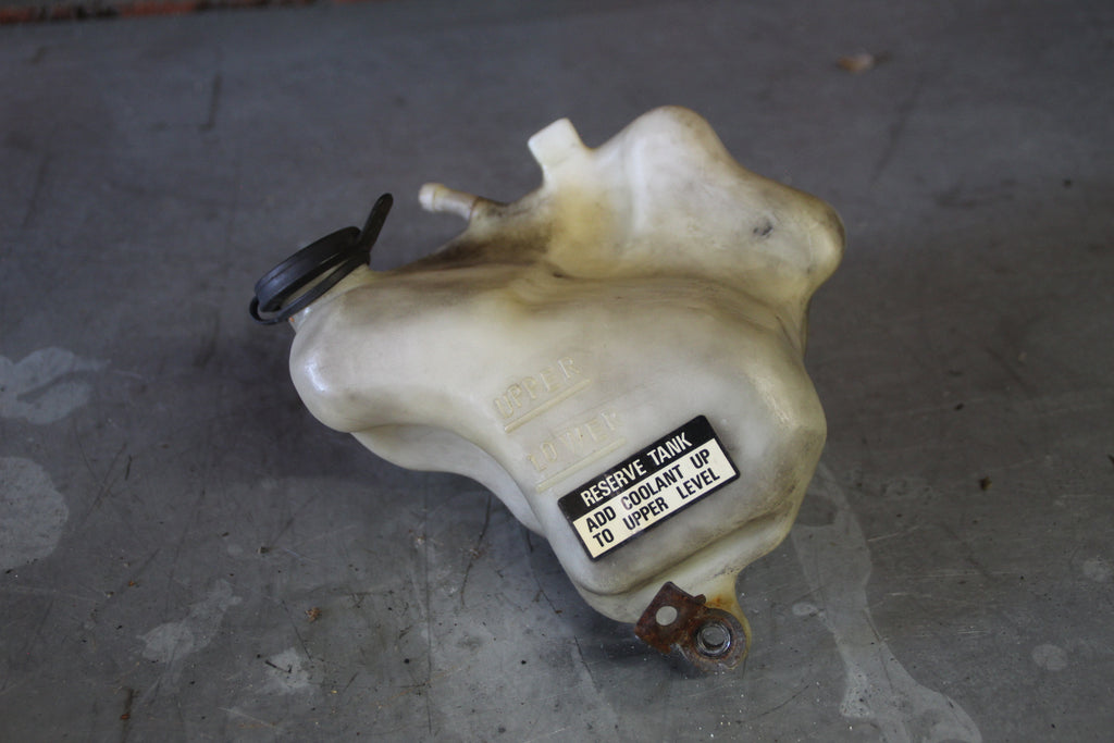 Honda VFR750 koelvloeistof reservoir